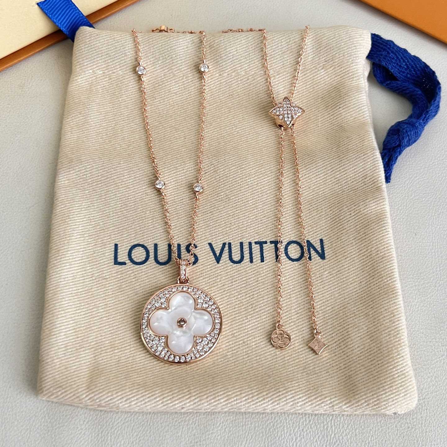 Louis Vuitton Color Blossom XL Sun Pendant, Pink Gold, White Mother-of-Pearl and Diamonds Q04156 - DesignerGu