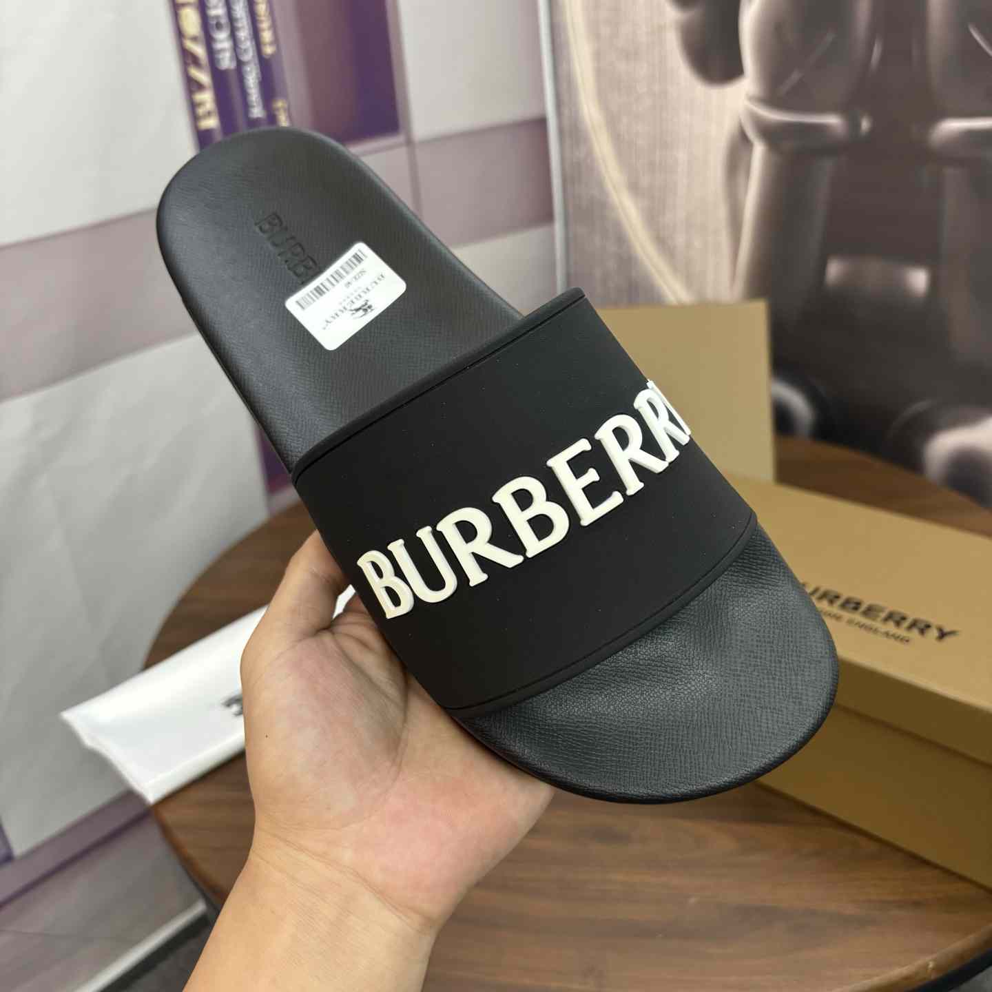 Burberry Logo Slides - DesignerGu