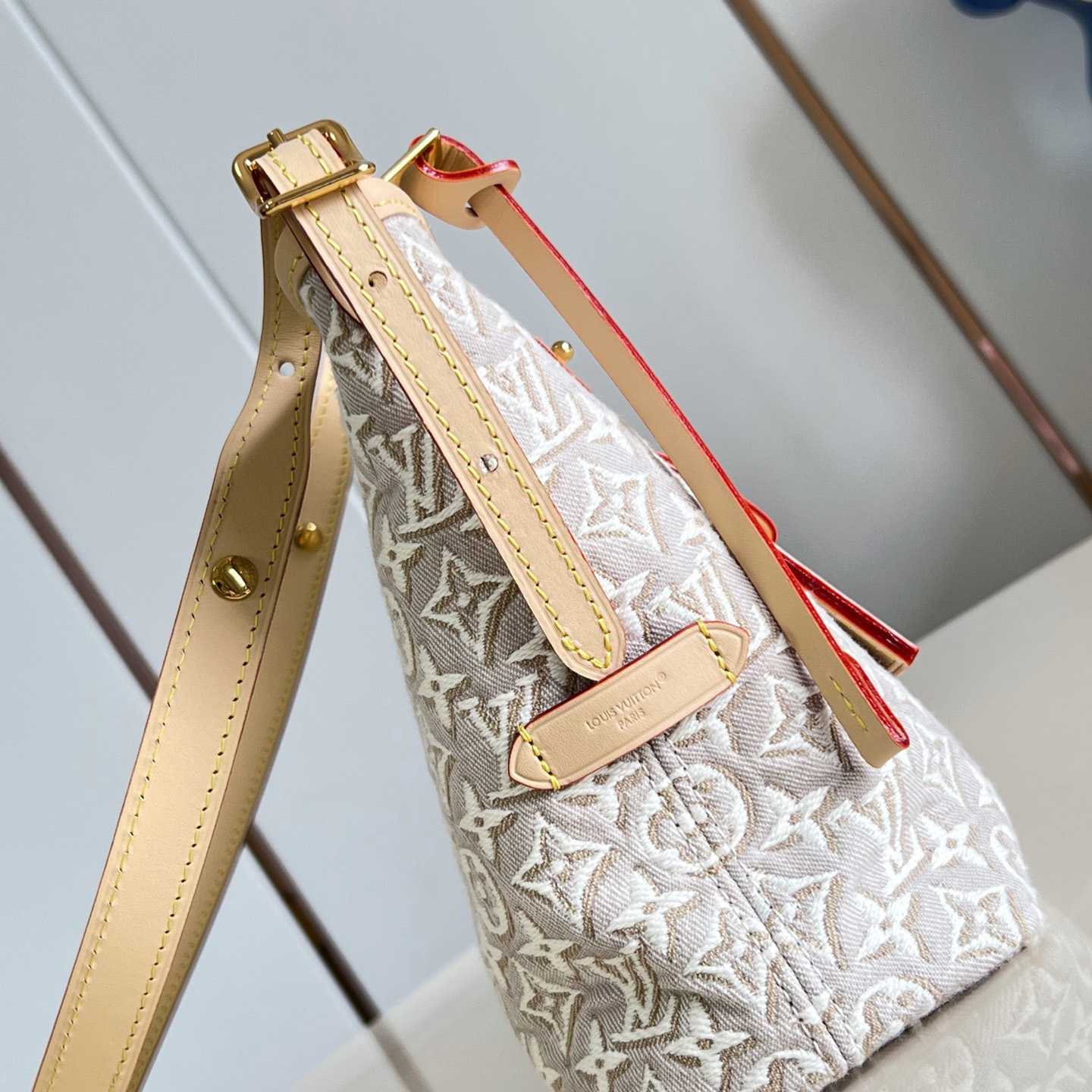 Louis Vuitton Carryall East-West M2A136 - DesignerGu