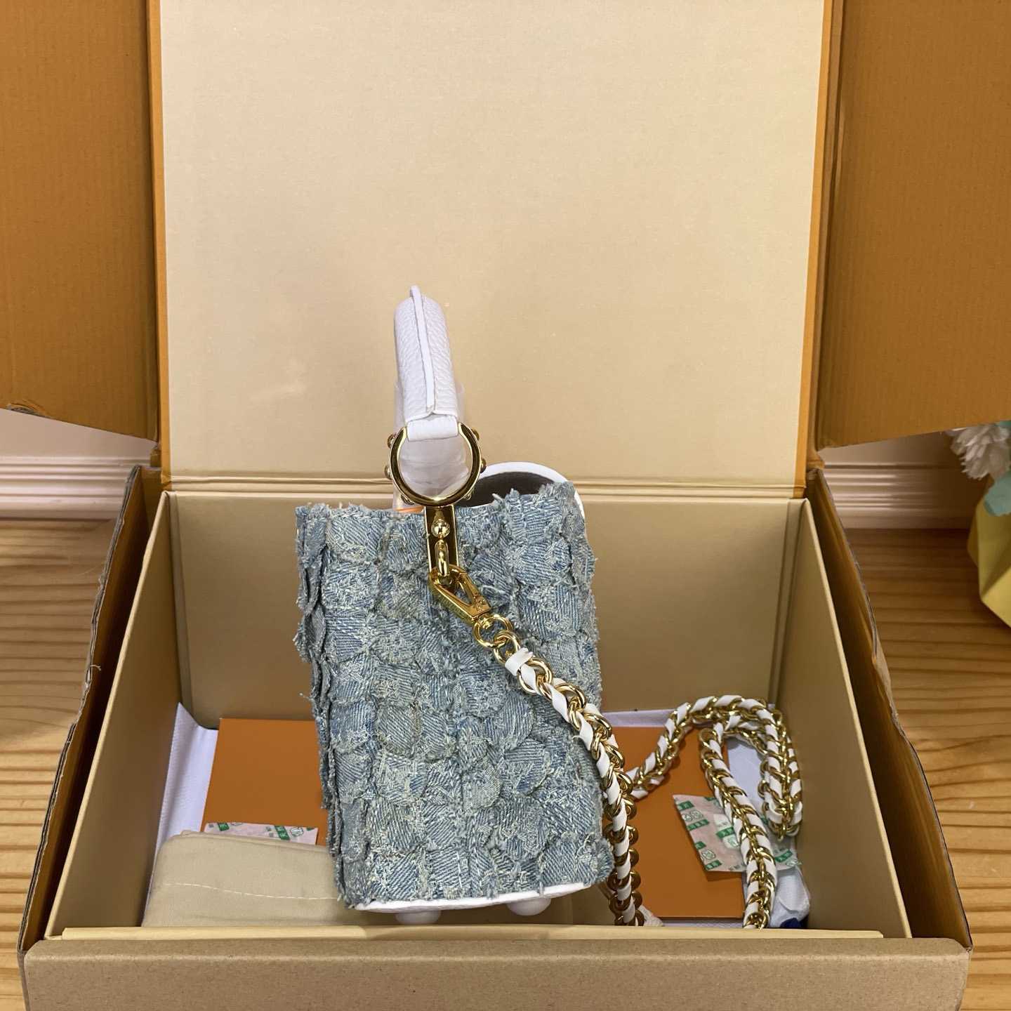 Louis Vuitton Capucines Mini M28305 - DesignerGu