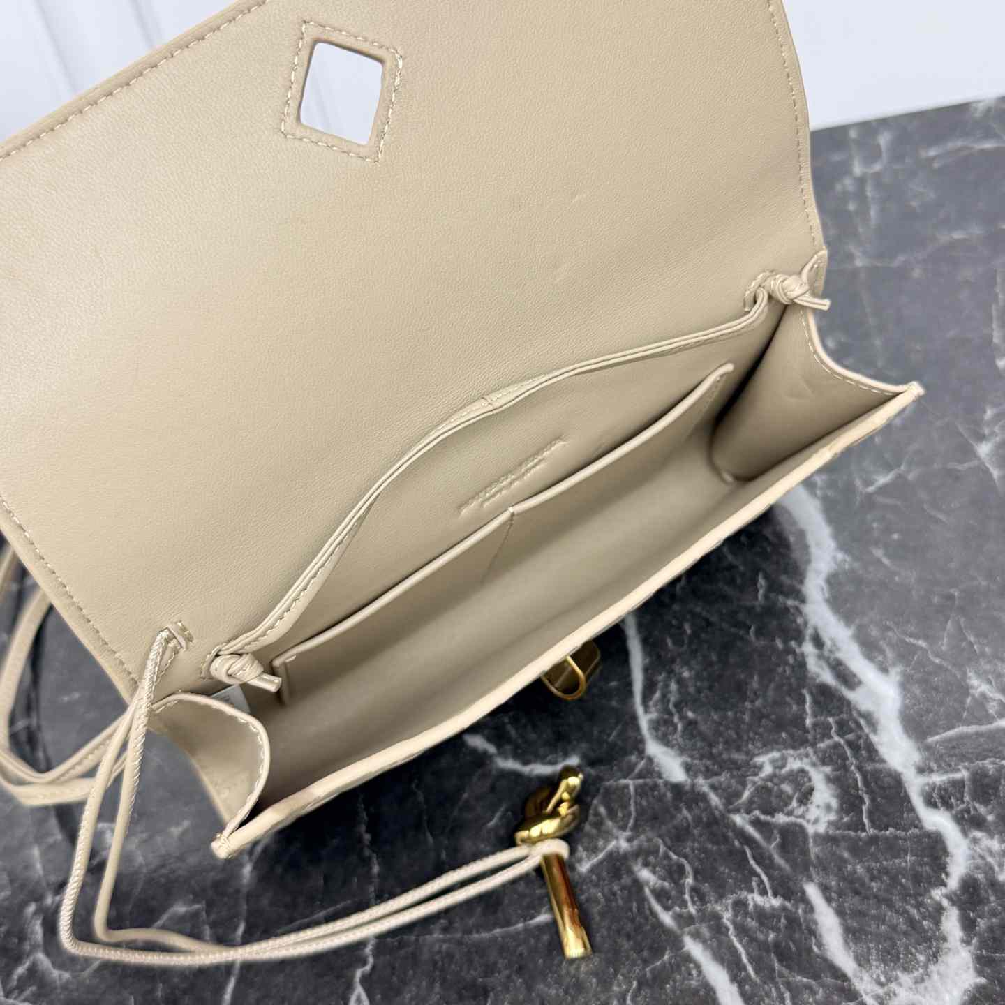 Bottega Veneta Andiamo Pouch On Strap - DesignerGu