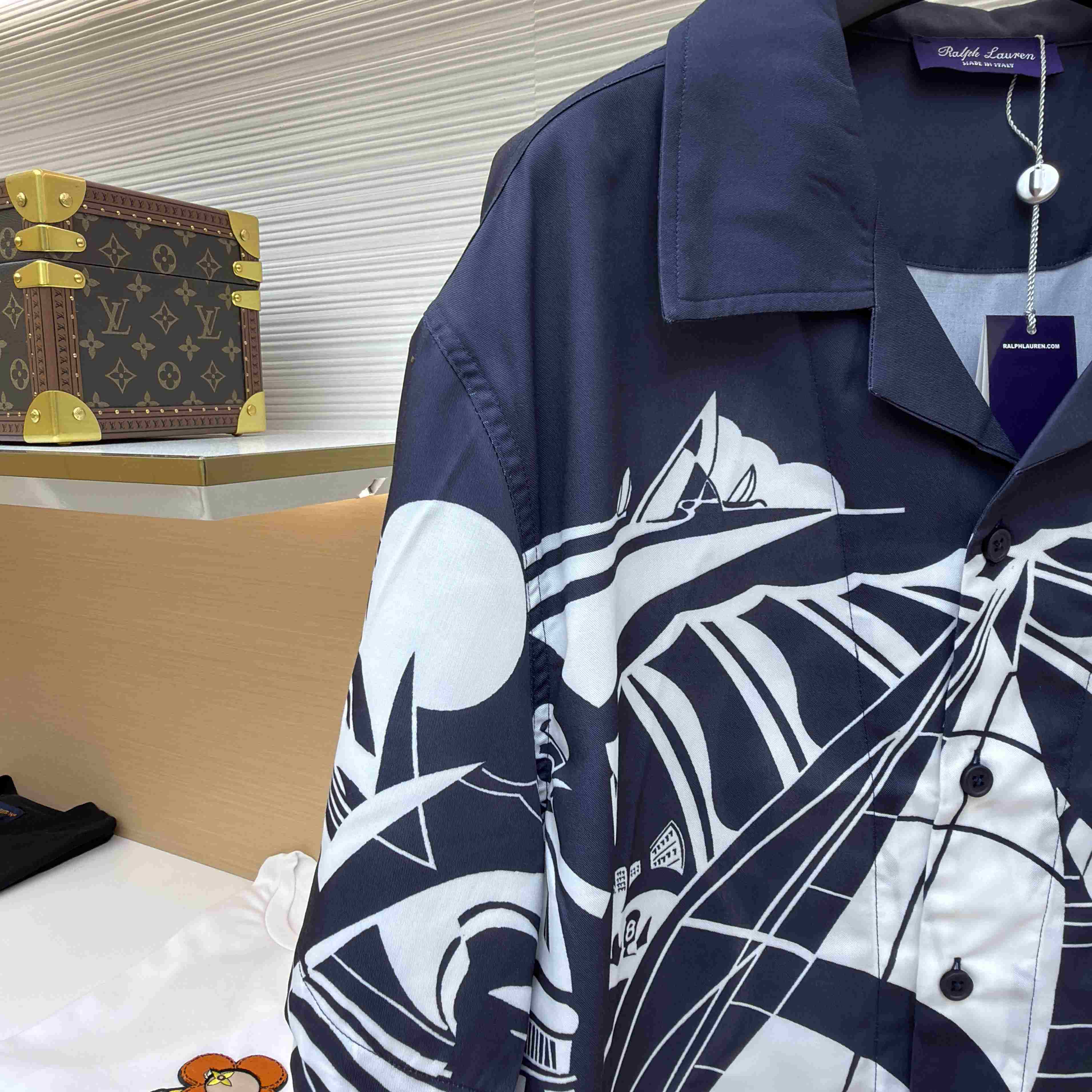  Ralph Lauren Relaxed Fit Art Deco-Print Camp Shirt - DesignerGu