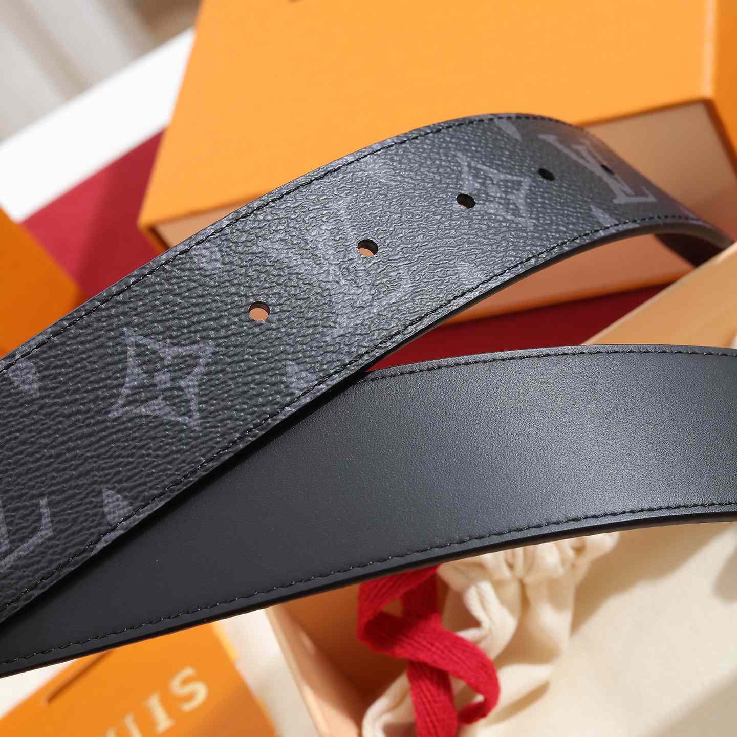 Louis Vuitton LV Pyramide 40mm Belt - DesignerGu