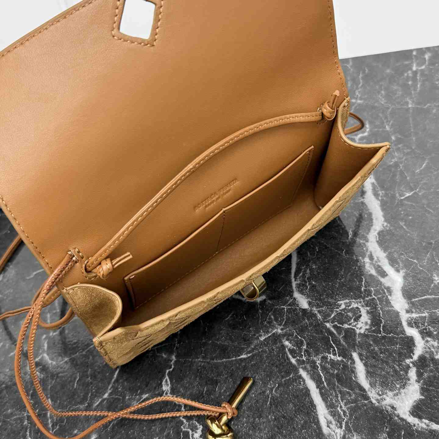 Bottega Veneta Andiamo Pouch On Strap - DesignerGu