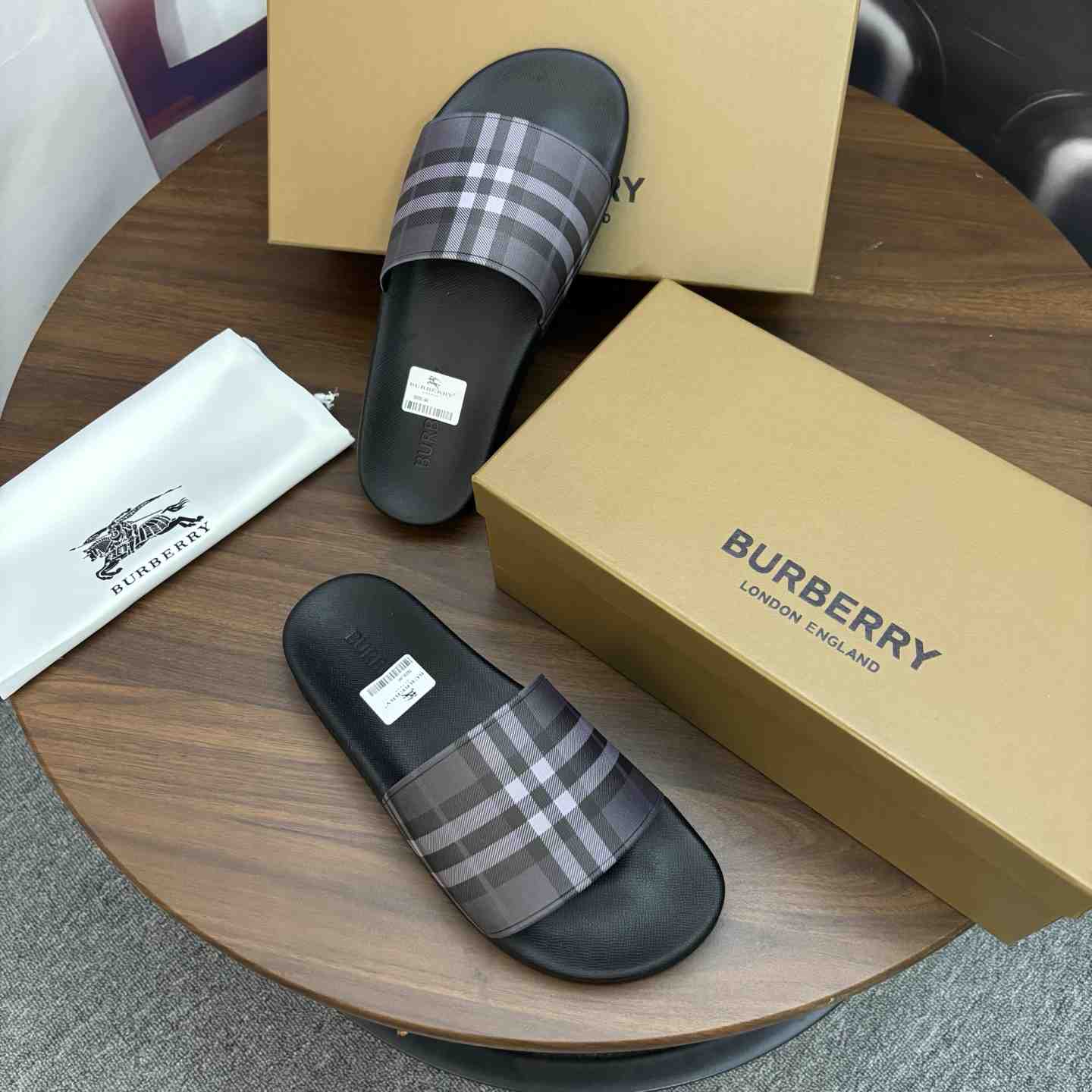 Burberry Check Slides - DesignerGu