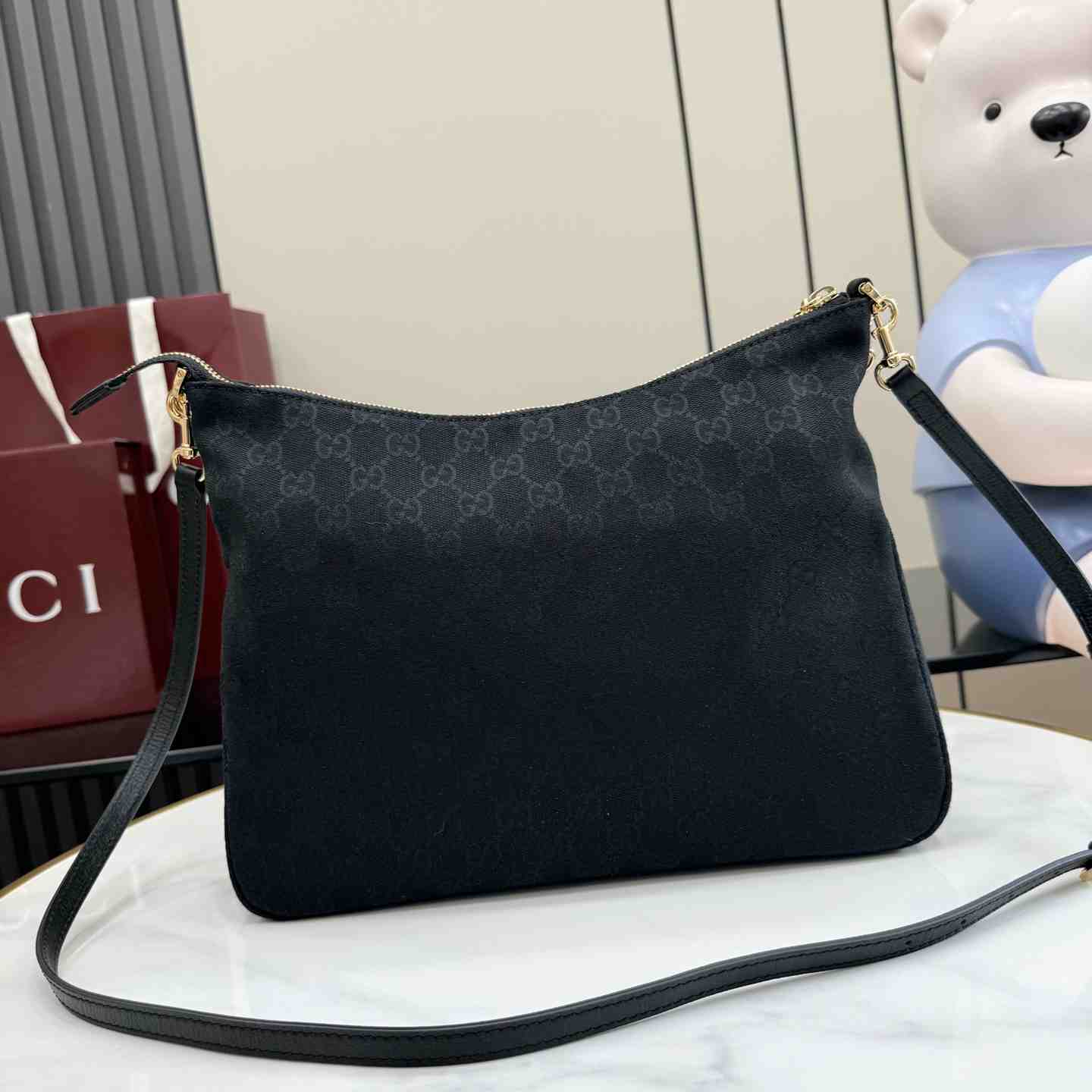 Gucci Lady Lunetta Chain Medium Shoulder Bag A006OA - DesignerGu