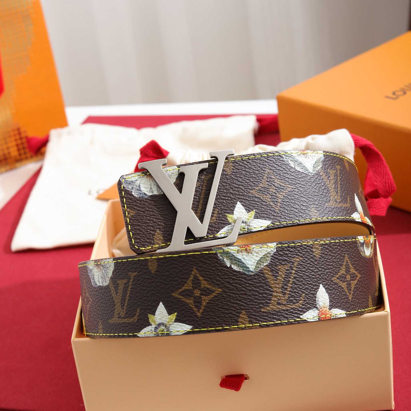 Louis Vuitton LV Initiales Monogram Flower 40mm Reversible Belt - DesignerGu