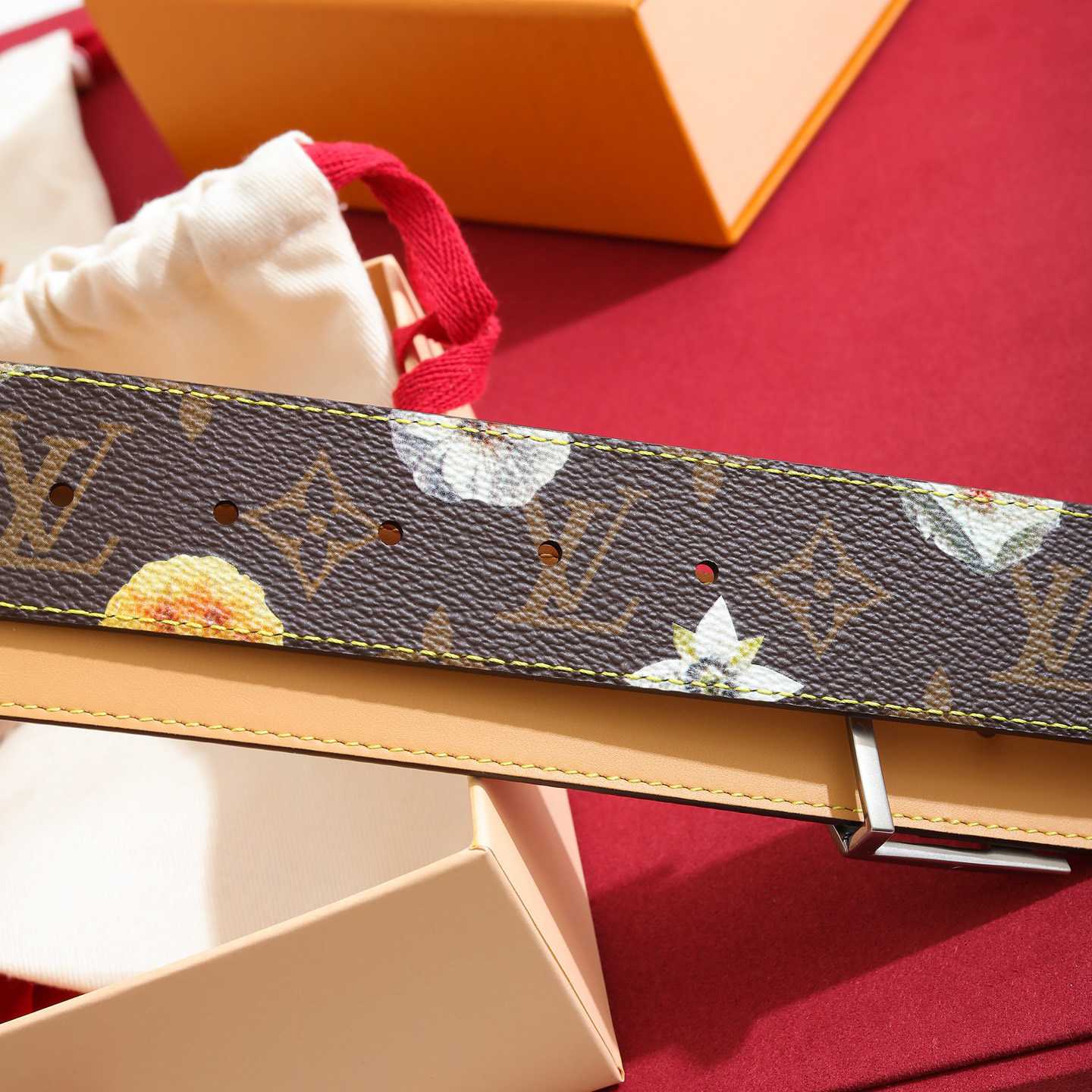 Louis Vuitton LV Initiales Monogram Flower 40mm Reversible Belt - DesignerGu