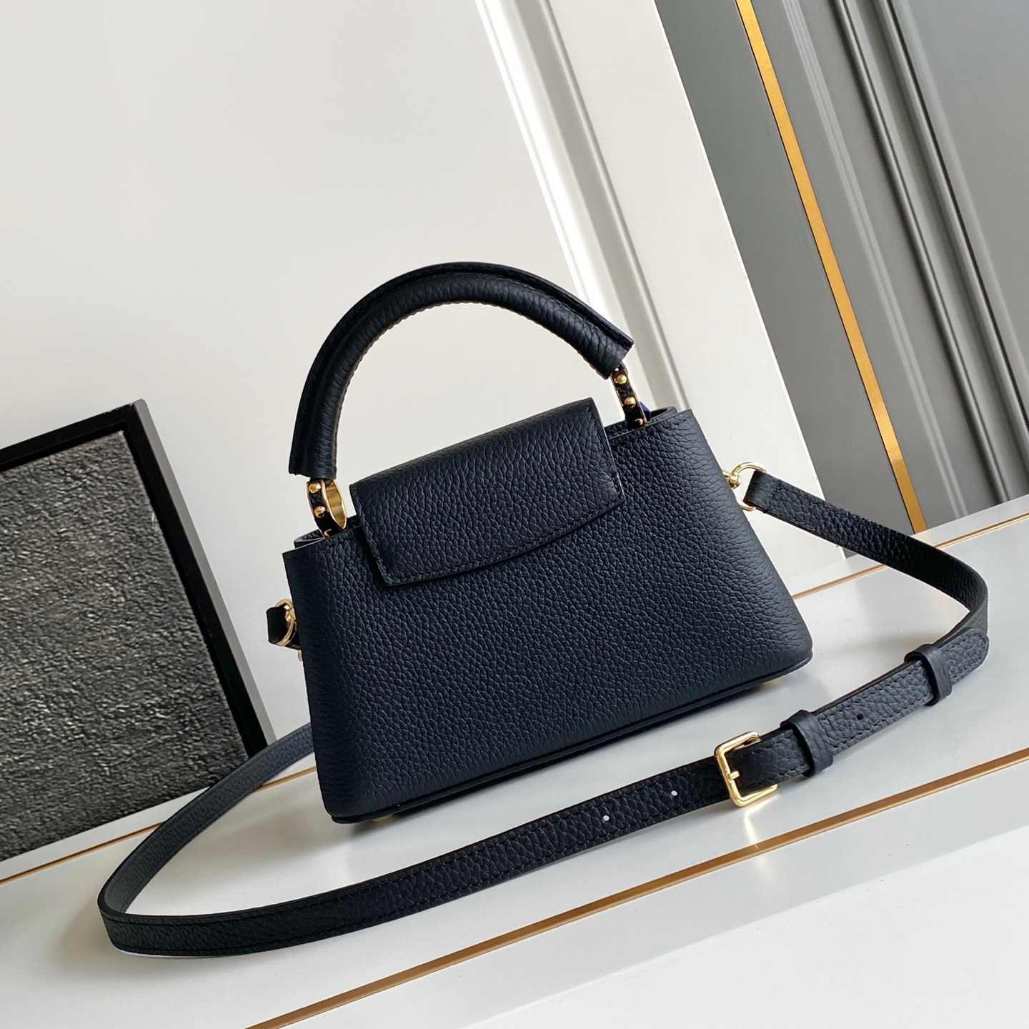 Louis Vuitton Capucines East West Mini M29443 - DesignerGu