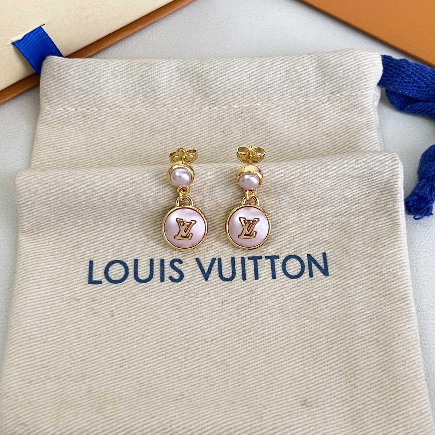 Louis Vuitton LV Pearly Confetti Earrings - DesignerGu