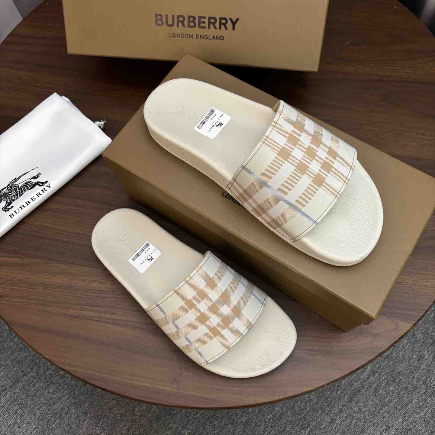 Burberry Check Slides - DesignerGu