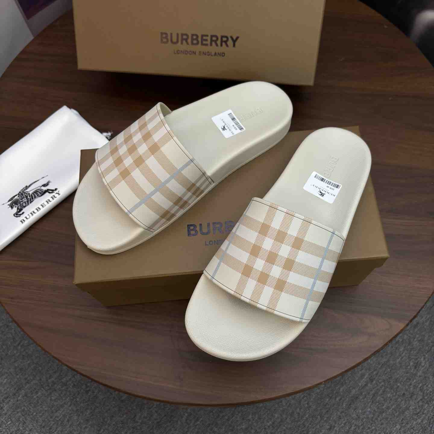 Burberry Check Slides - DesignerGu