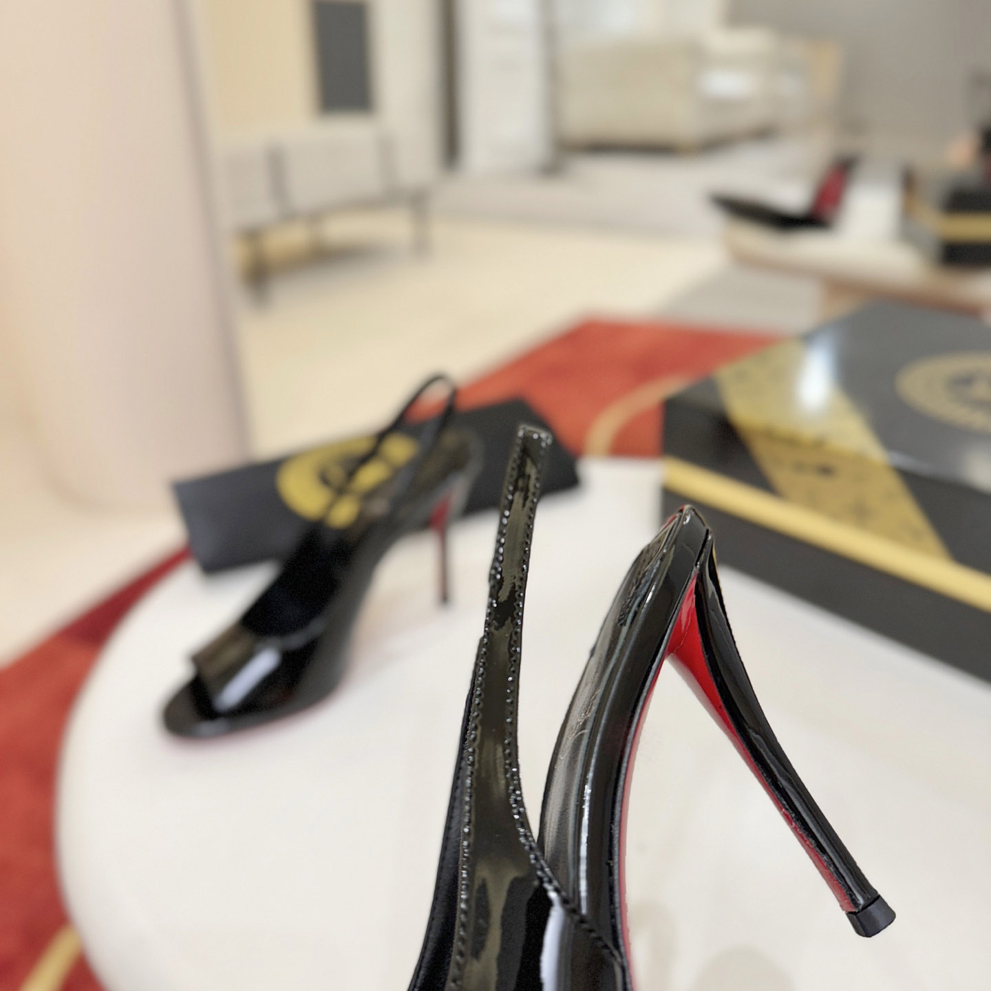 Christian Louboutin Sofia Z - DesignerGu