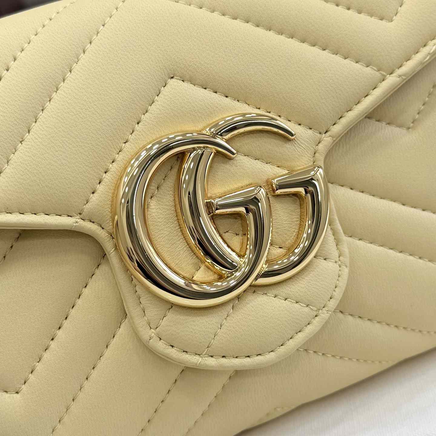 Gucci GG Marmont Mini Shoulder Bag 837745 - DesignerGu