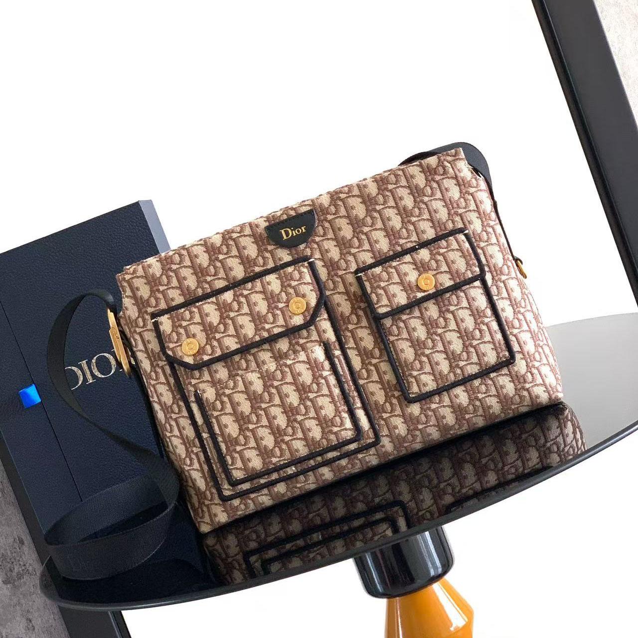 Dior Medium Pocket Dior Jett Zipped Messenger Bag - DesignerGu