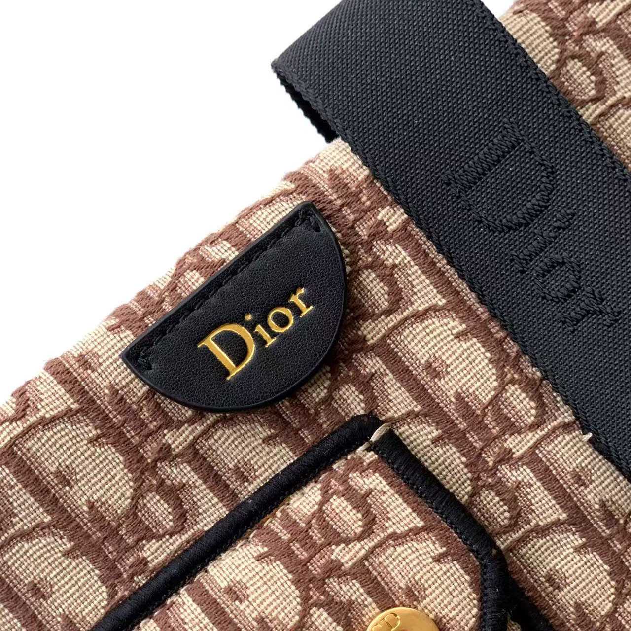 Dior Medium Pocket Dior Jett Zipped Messenger Bag - DesignerGu
