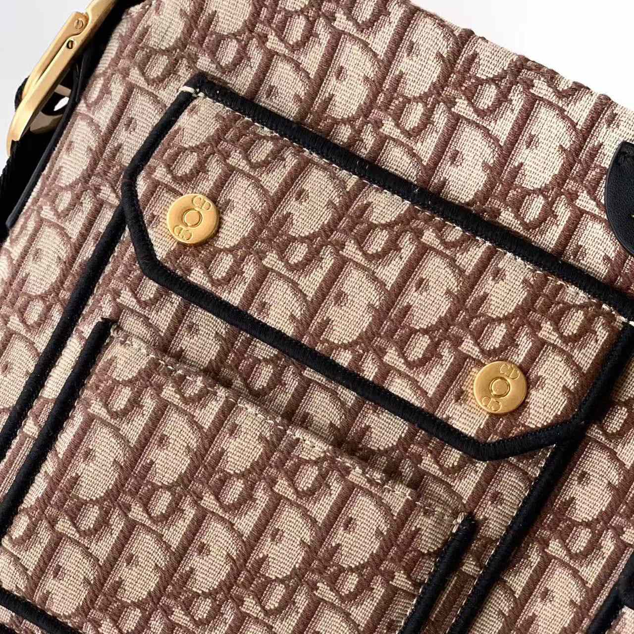 Dior Medium Pocket Dior Jett Zipped Messenger Bag - DesignerGu