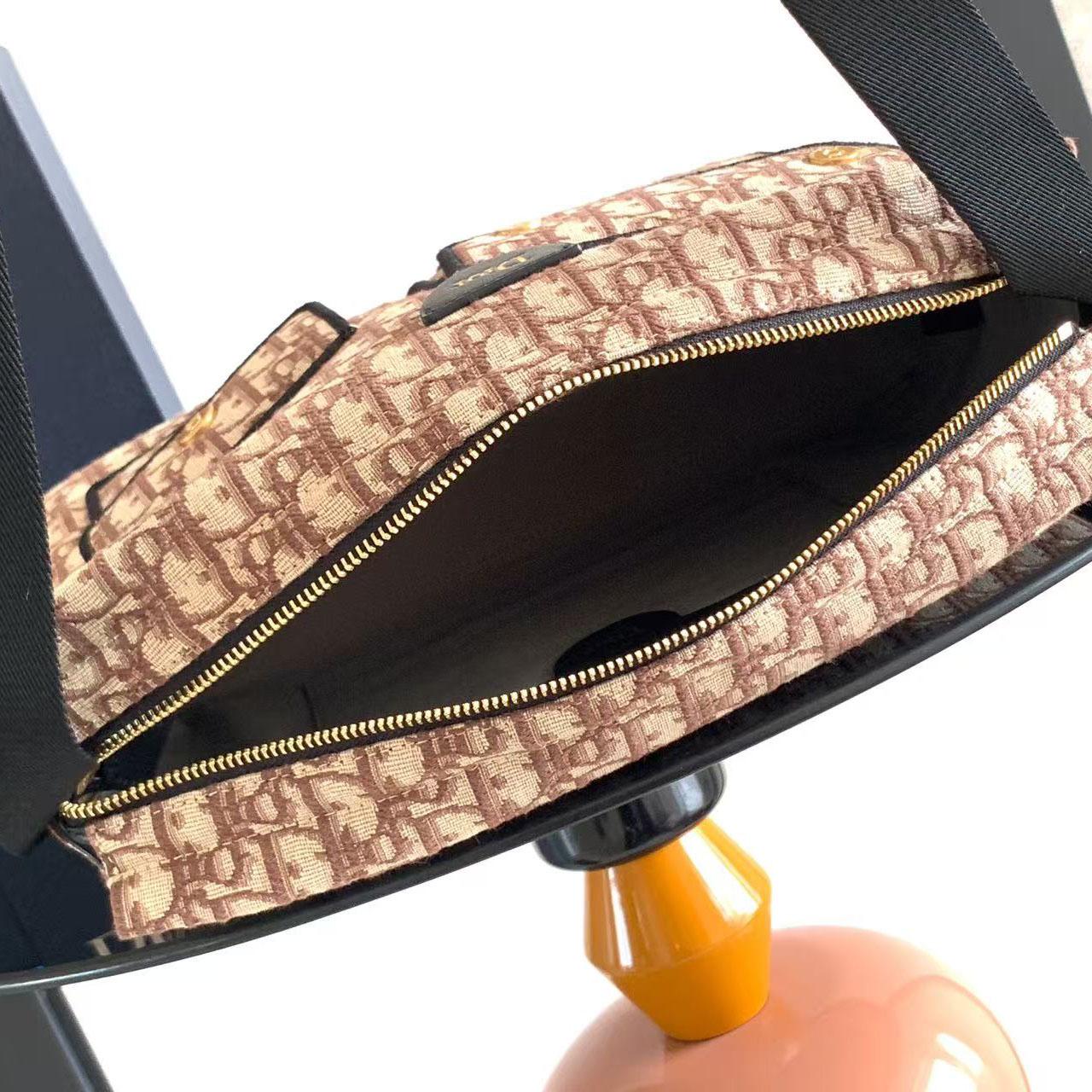 Dior Medium Pocket Dior Jett Zipped Messenger Bag - DesignerGu