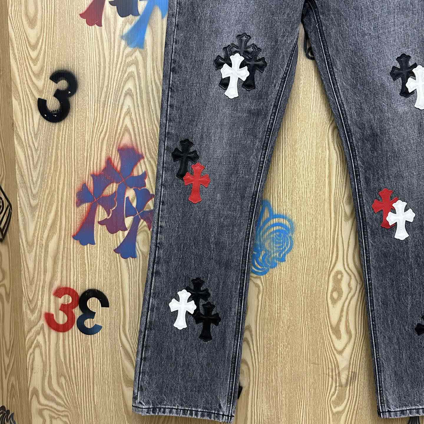 Chrome Hearts  Jeans  - DesignerGu