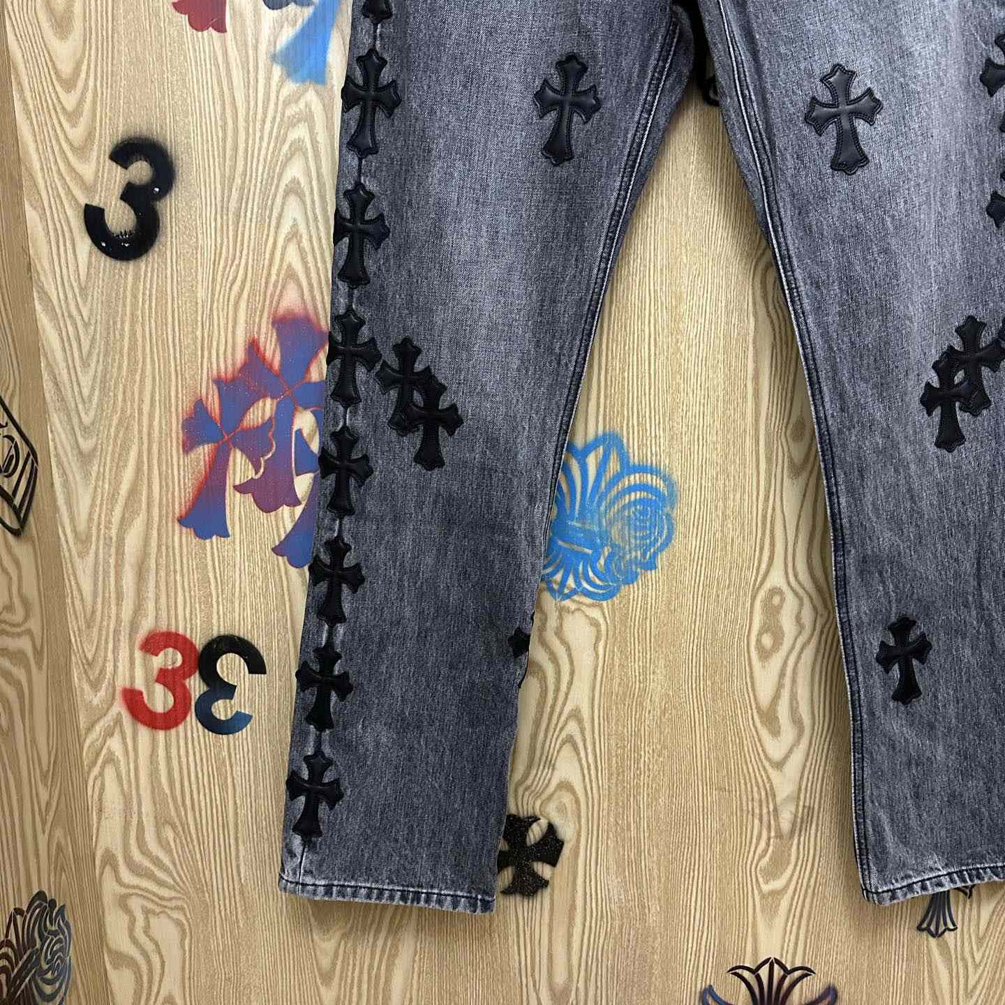 Chrome Hearts  Jeans  - DesignerGu