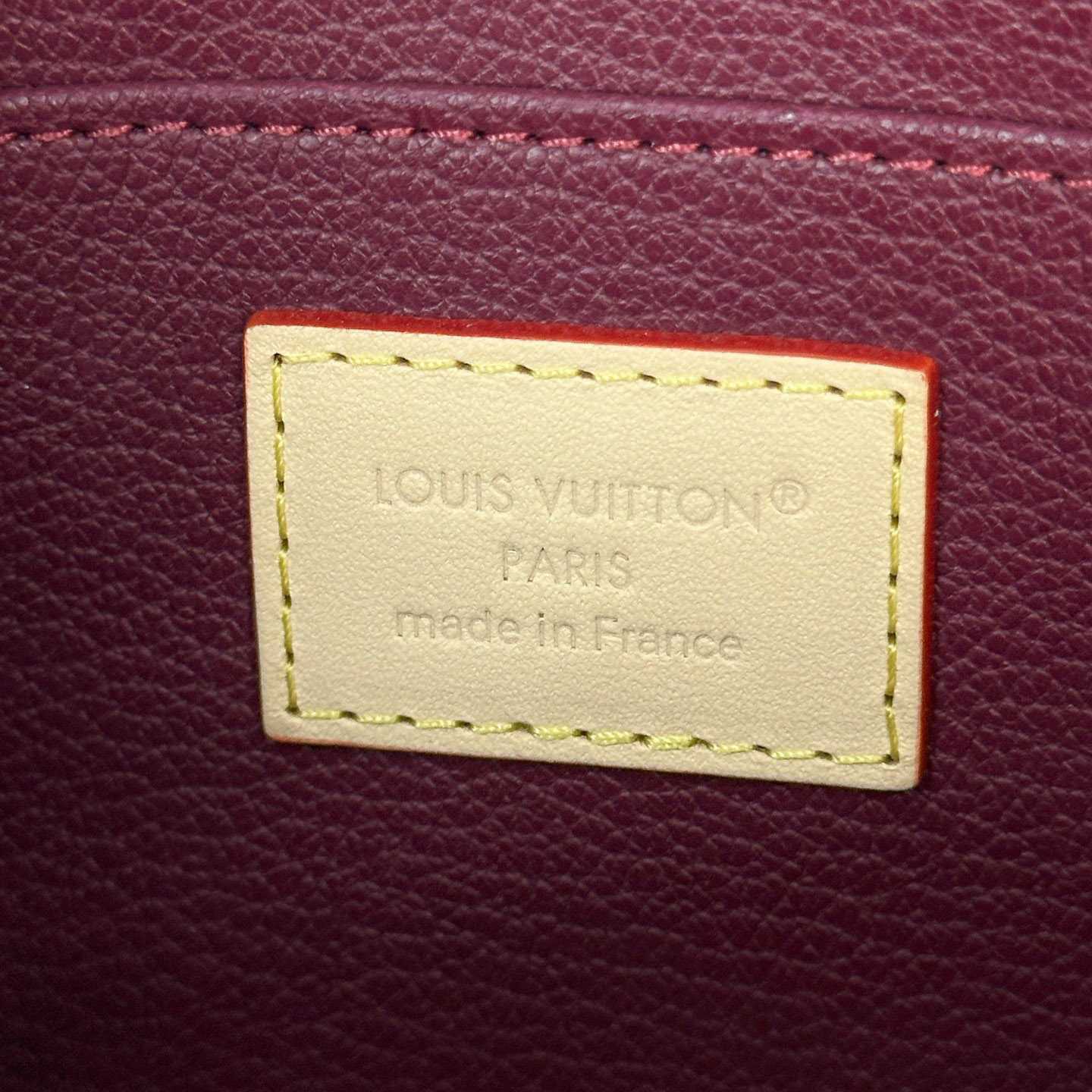 Louis Vuitton Pochette Cosmétique PM M28956 - DesignerGu