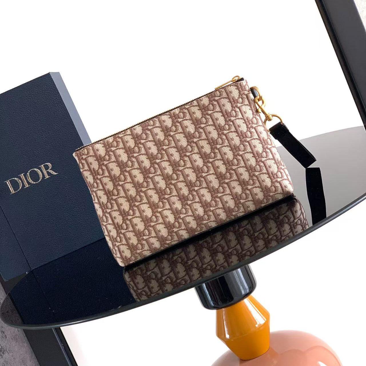 Dior Pocket Dior Jett A5 Triangle Pouch - DesignerGu