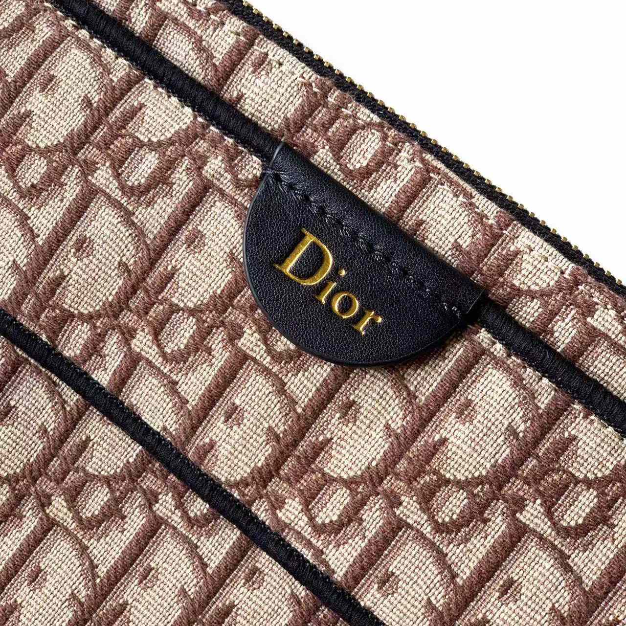 Dior Pocket Dior Jett A5 Triangle Pouch - DesignerGu