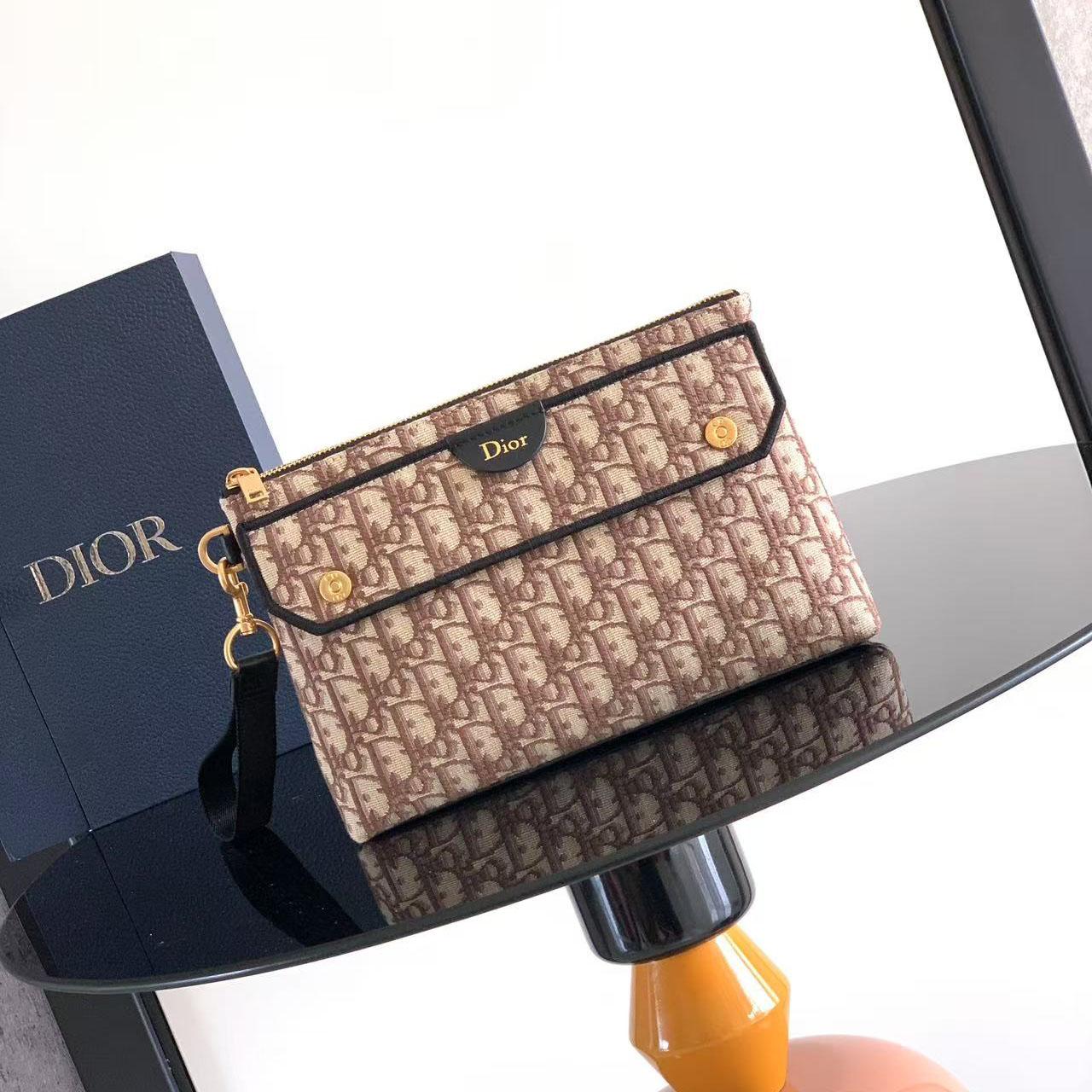 Dior Pocket Dior Jett A5 Triangle Pouch - DesignerGu