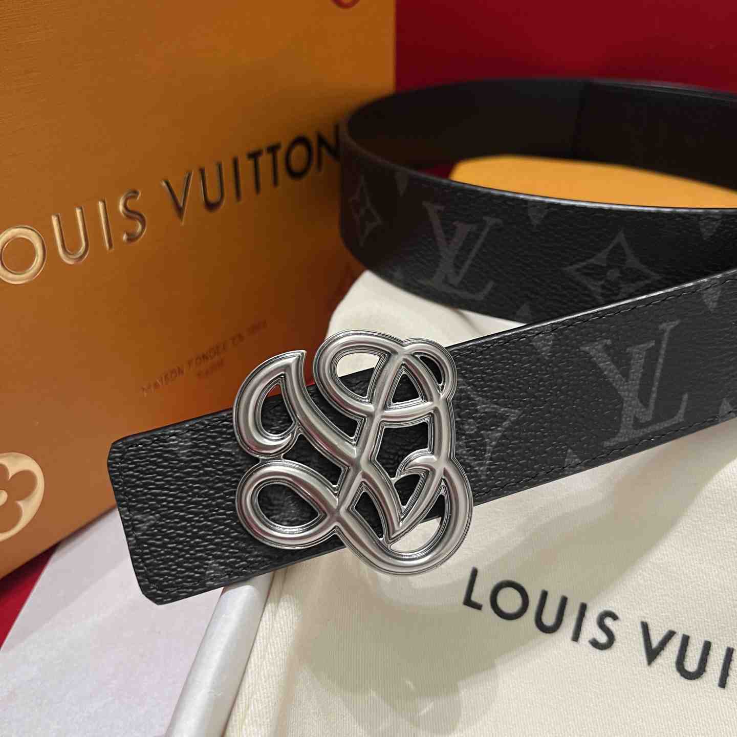 Louis Vuitton 35mm Belt - DesignerGu