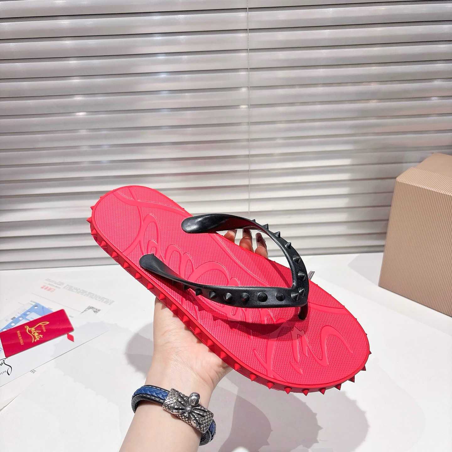Christian Louboutin Super Loubi Flip Flops - DesignerGu