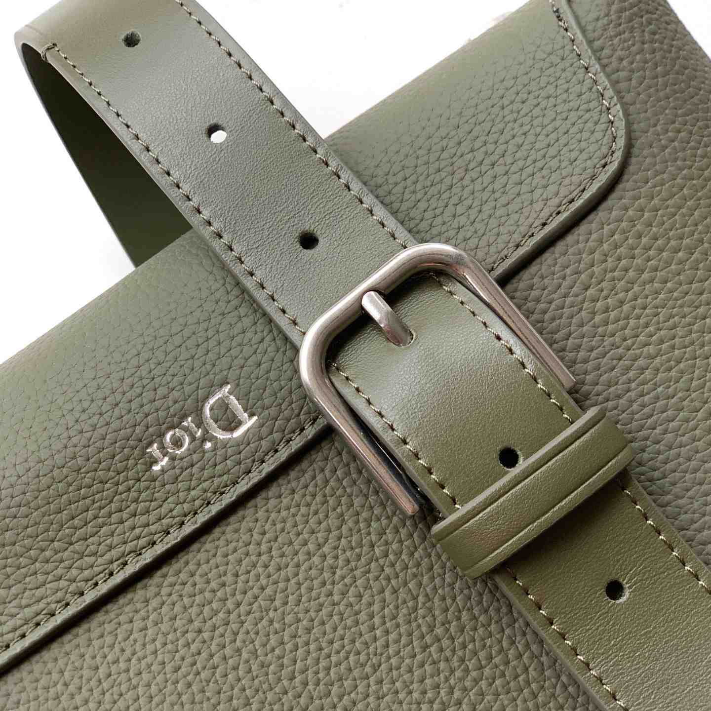 Dior Archie Zipped Bag With Strap - DesignerGu