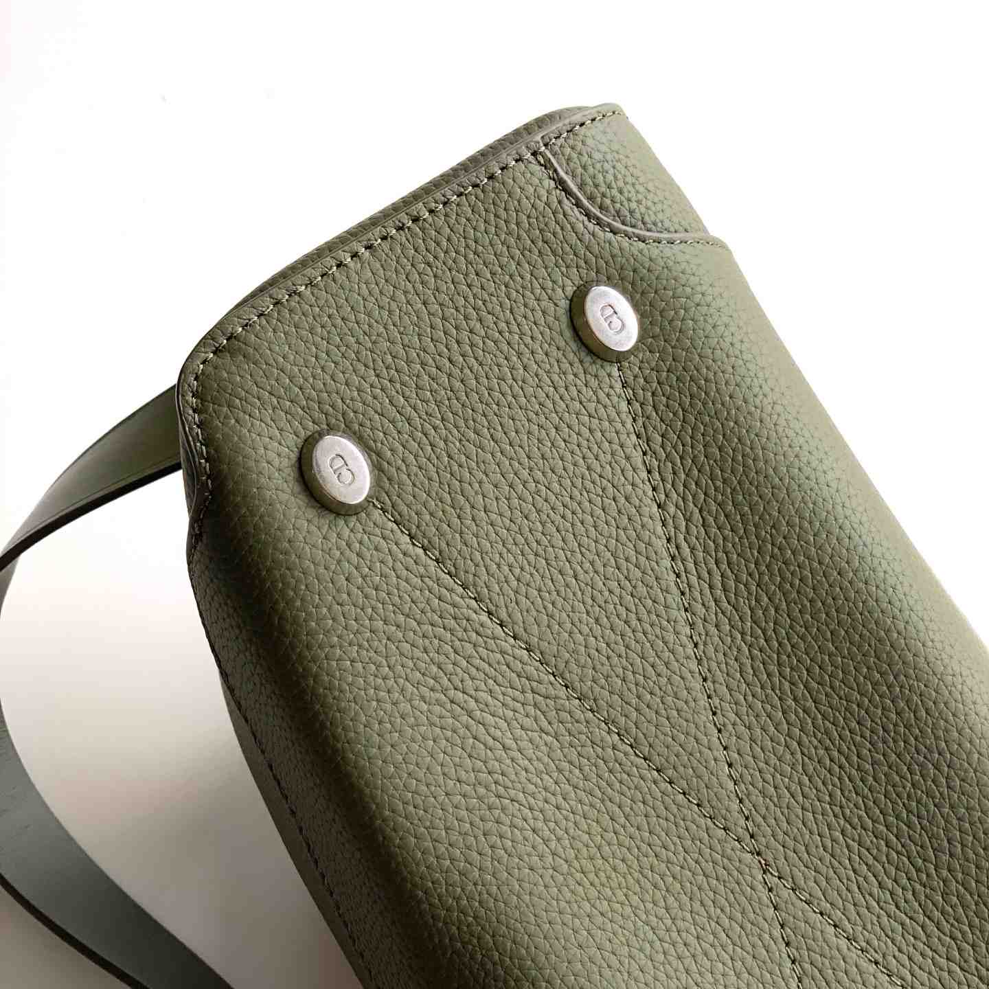 Dior Archie Zipped Bag With Strap - DesignerGu