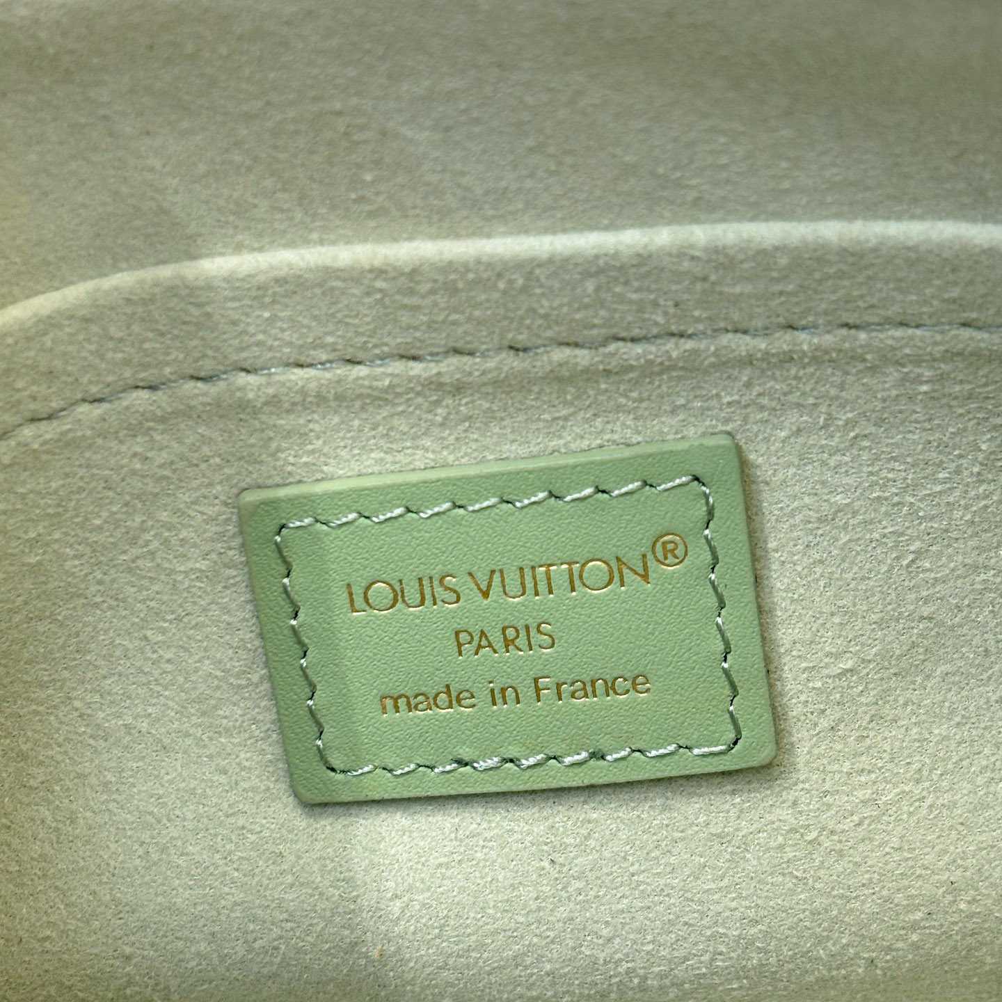 Louis Vuitton OnTheGo East-West M2A337 - DesignerGu