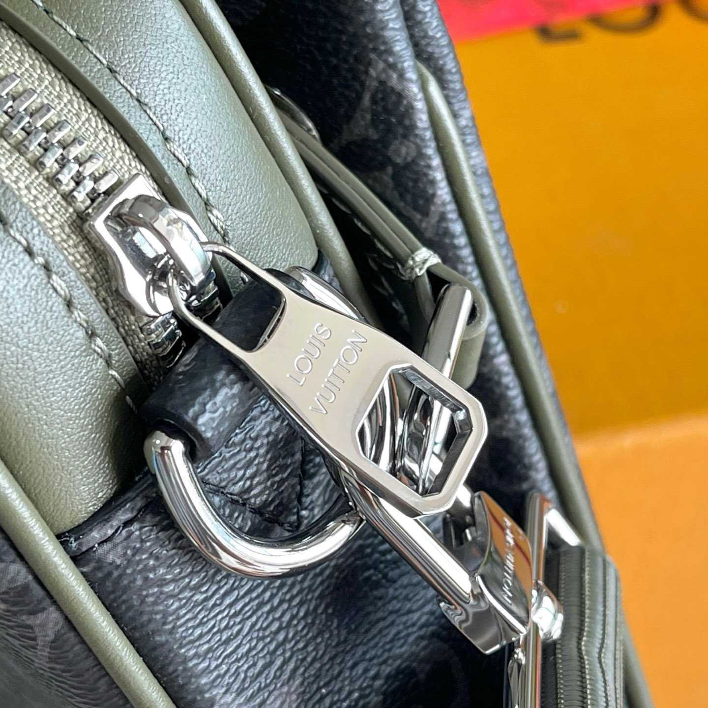 Louis Vuitton Trio Messenger M28628 - DesignerGu