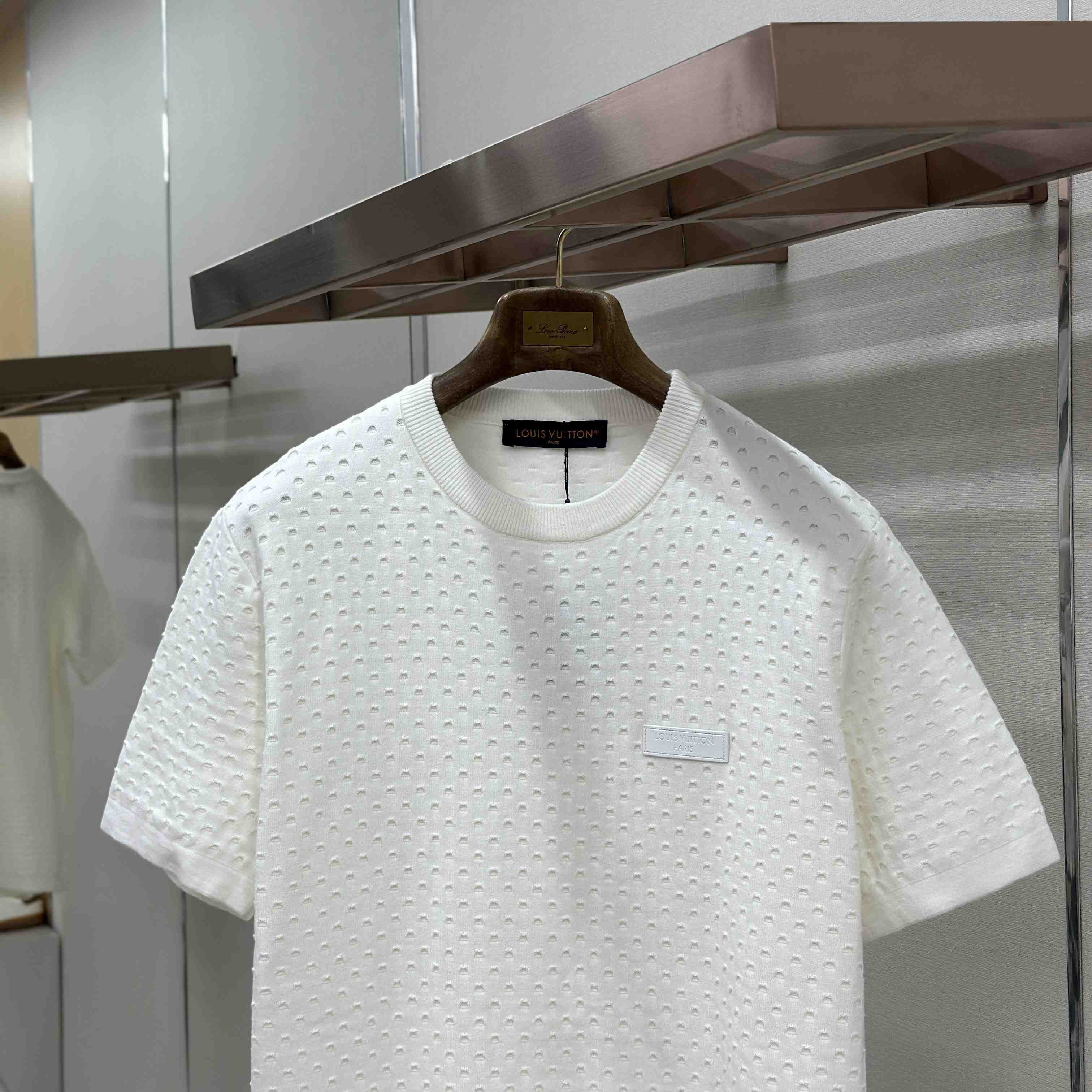 Louis Vuitton Knitted Mesh Short-Sleeved Crewneck 1AKOV9 - DesignerGu