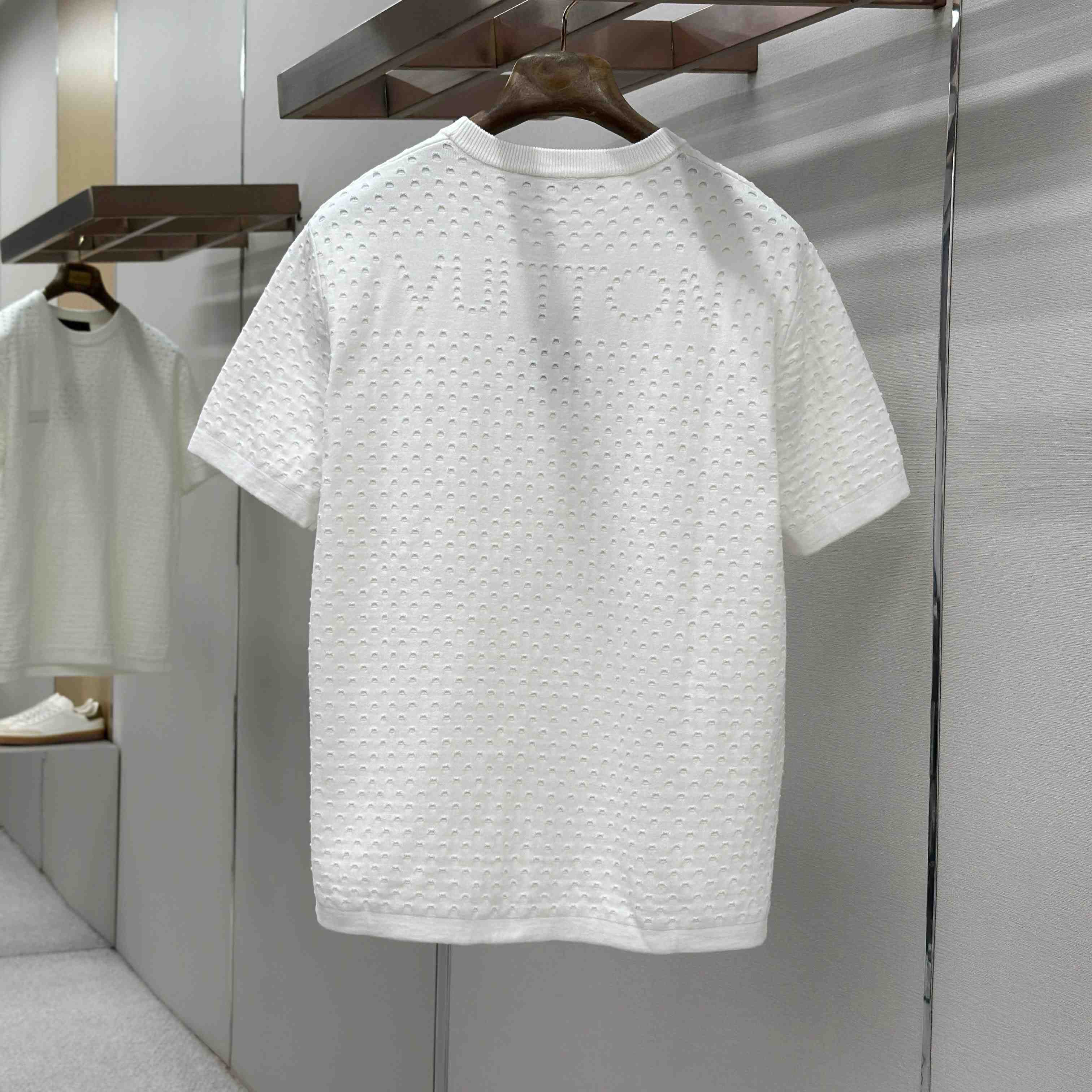 Louis Vuitton Knitted Mesh Short-Sleeved Crewneck 1AKOV9 - DesignerGu