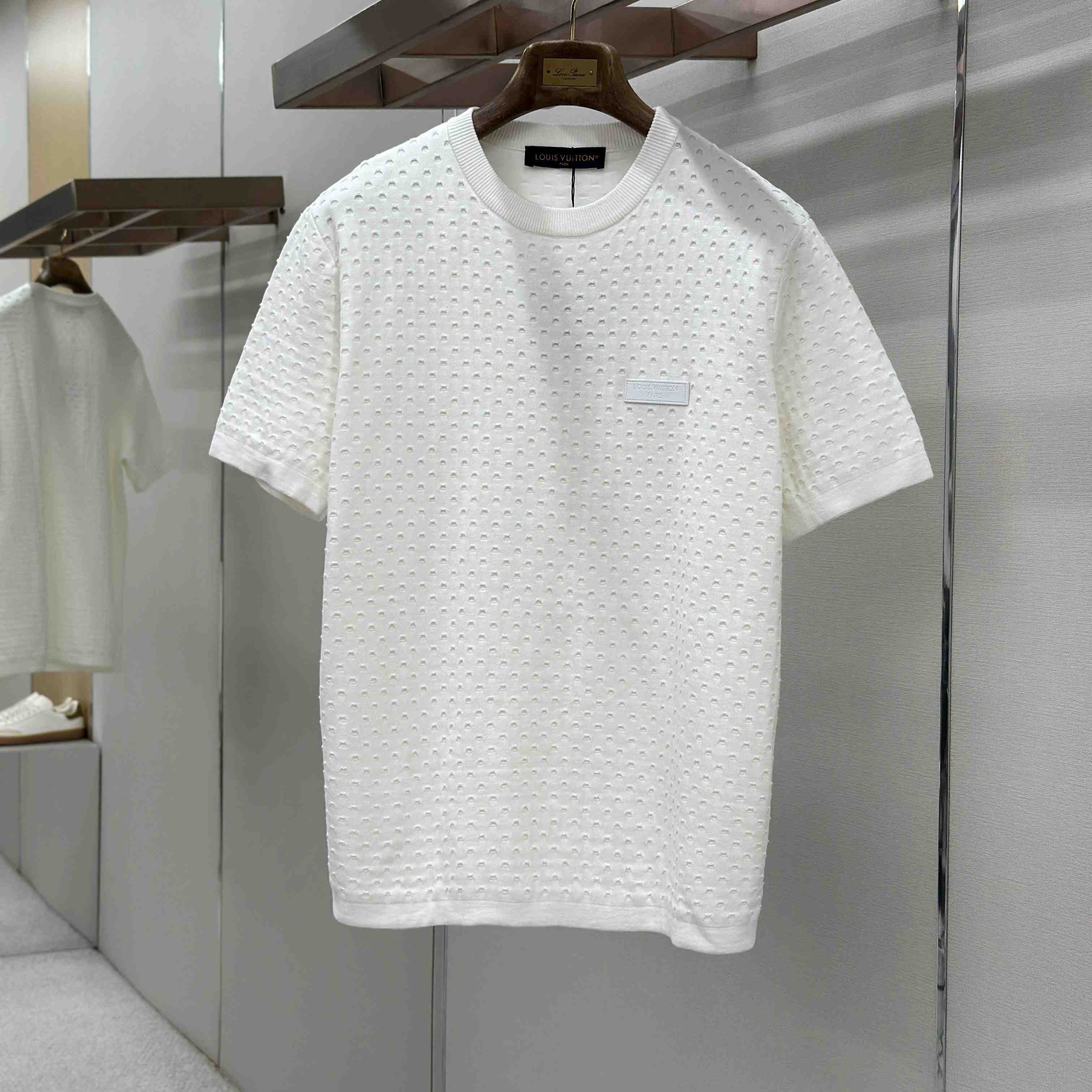 Louis Vuitton Knitted Mesh Short-Sleeved Crewneck 1AKOV9 - DesignerGu