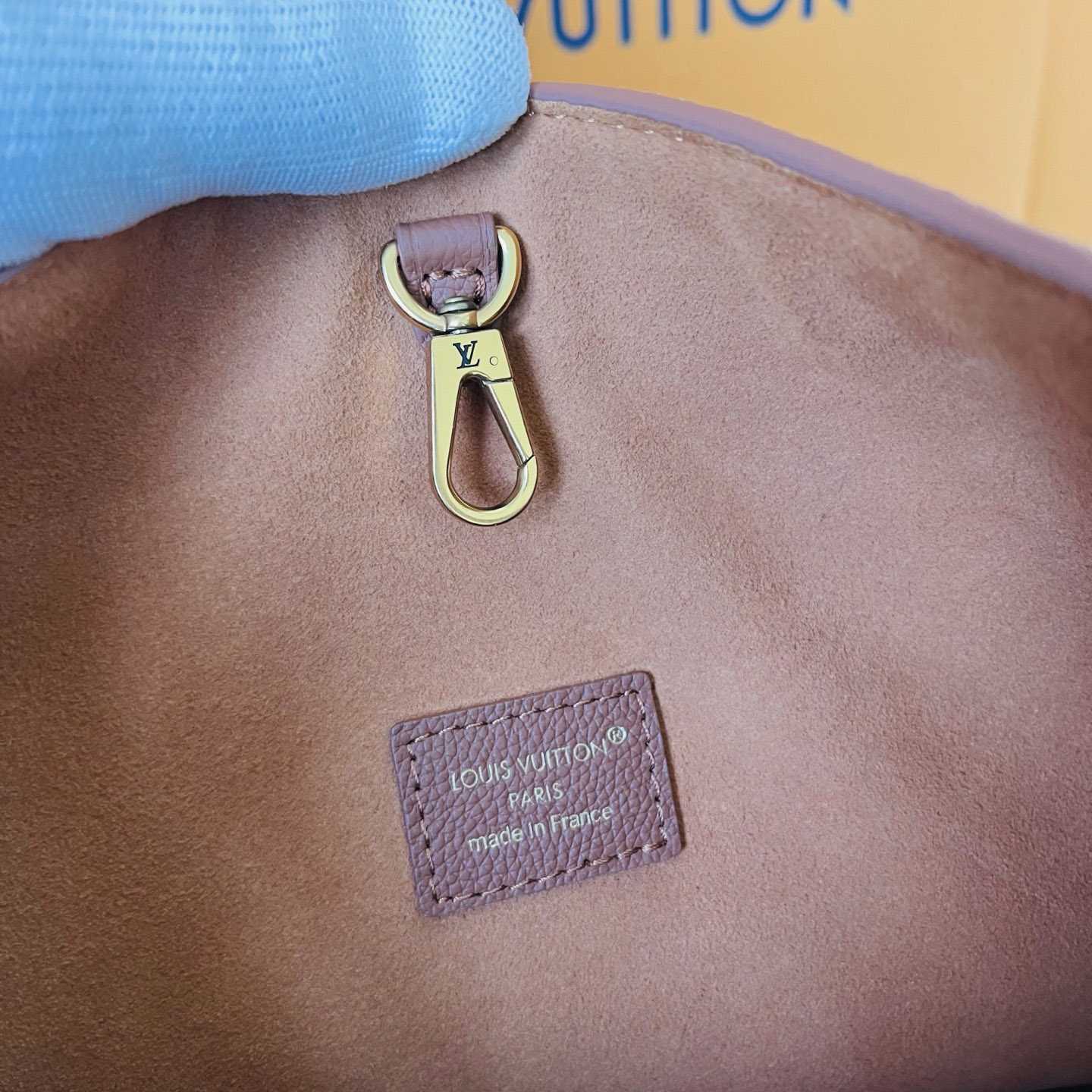 Louis Vuitton Low Key Hobo MM M29156 - DesignerGu