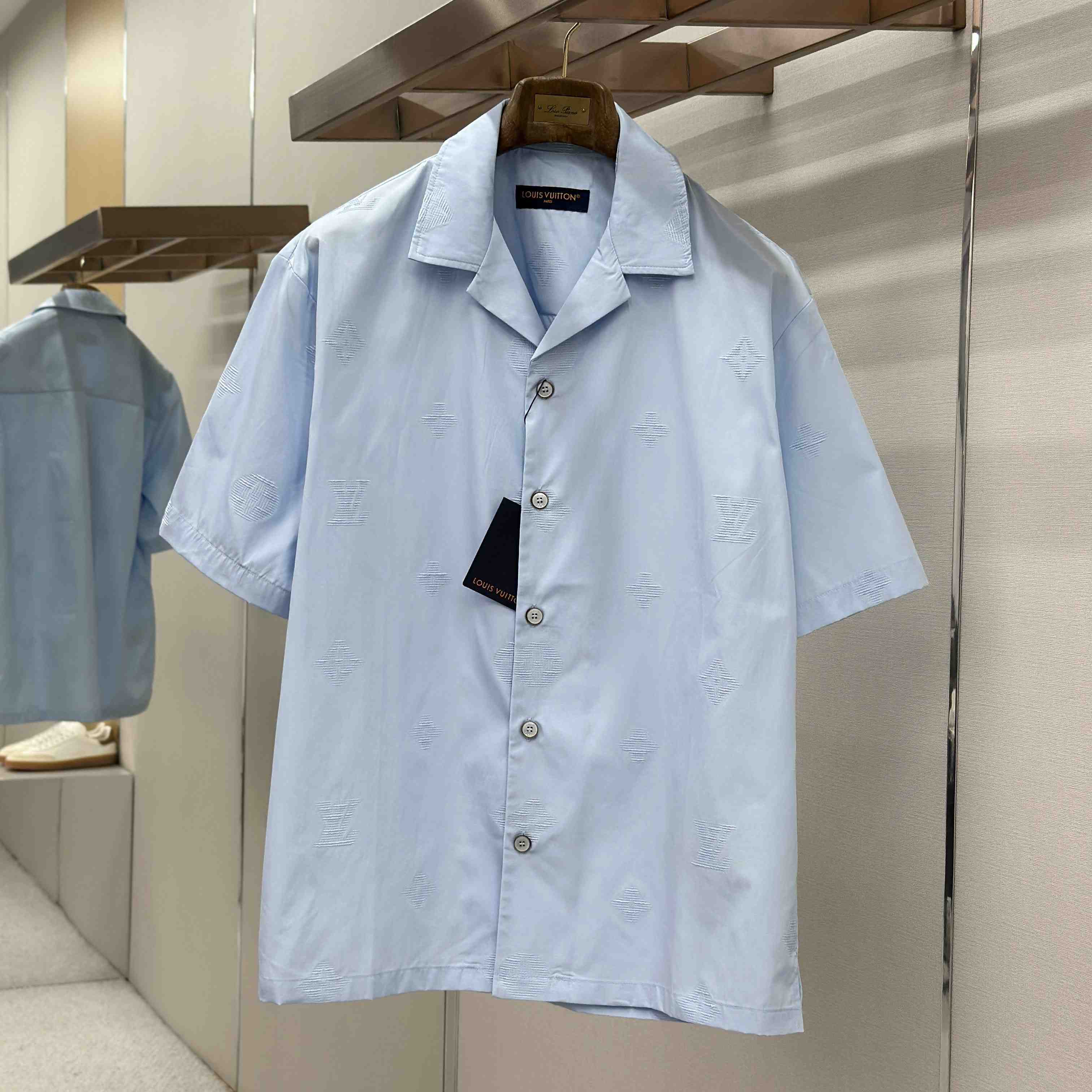 Louis Vuitton Monogram Bouclette Open Collar Short-Sleeved Shirt 1AK7AE - DesignerGu