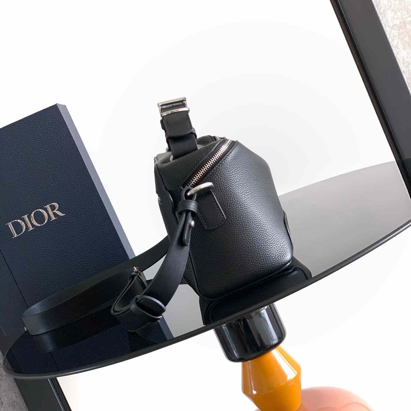 Dior Archie Zipped Bag With Strap - DesignerGu