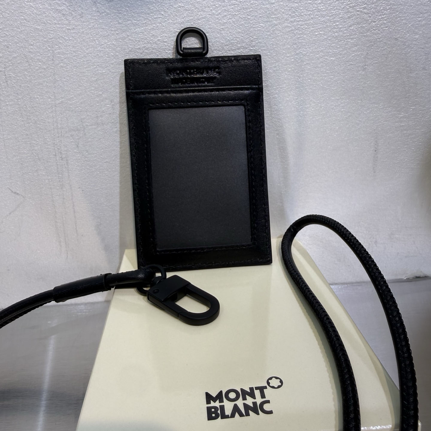 Montblanc Card Holder With Strap In Extreme Leather - DesignerGu