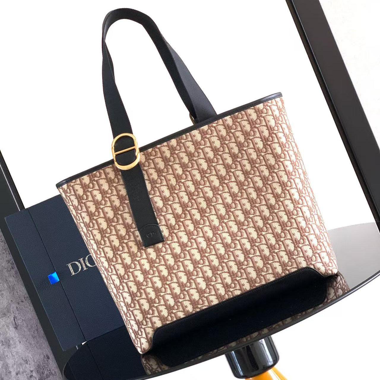 Dior Medium-sized Dior Jett Tote Bag - DesignerGu