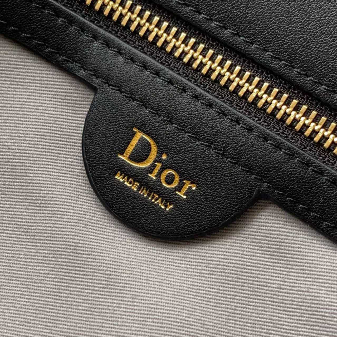 Dior Medium-sized Dior Jett Tote Bag - DesignerGu