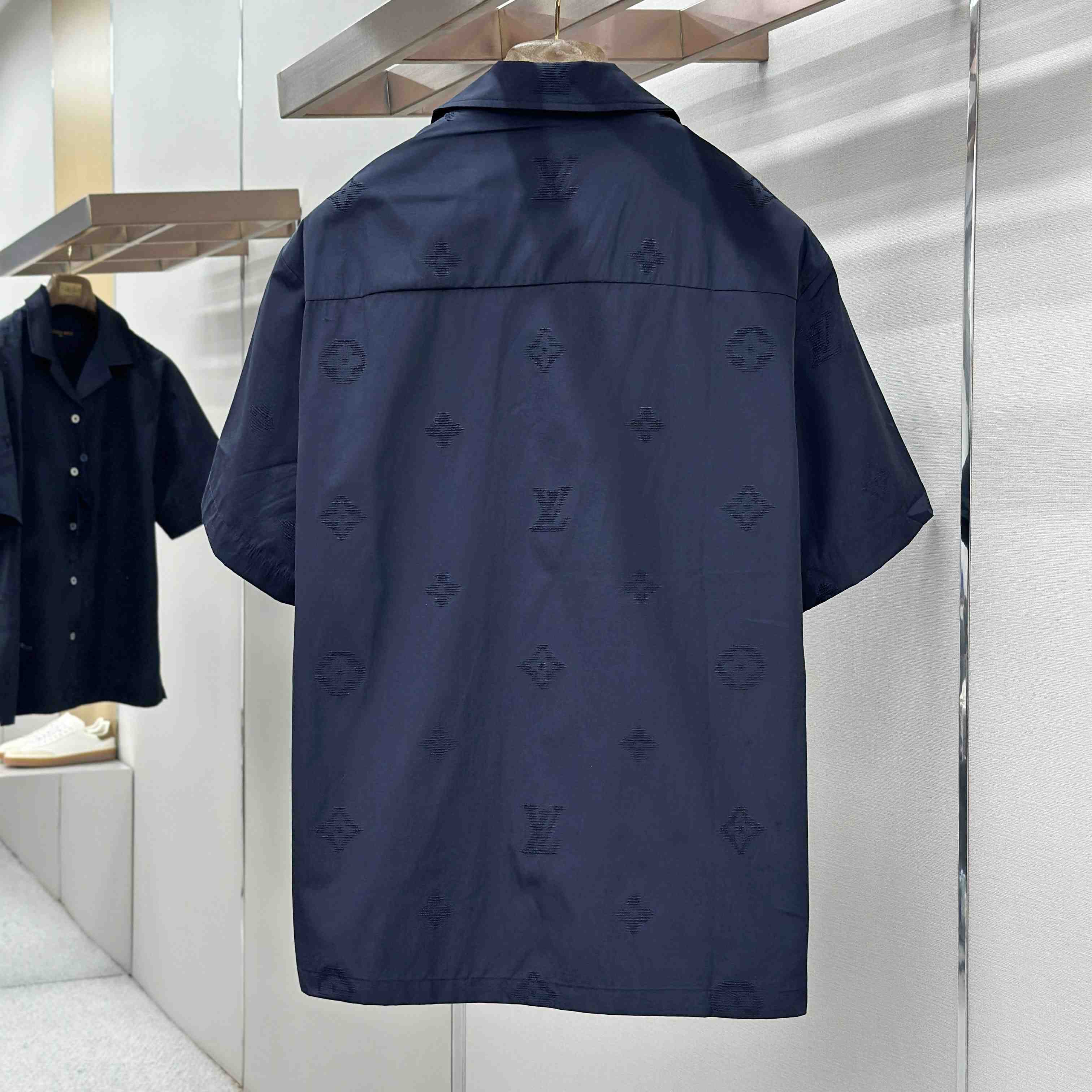 Louis Vuitton Monogram Bouclette Open Collar Short-Sleeved Shirt 1AK7AE - DesignerGu