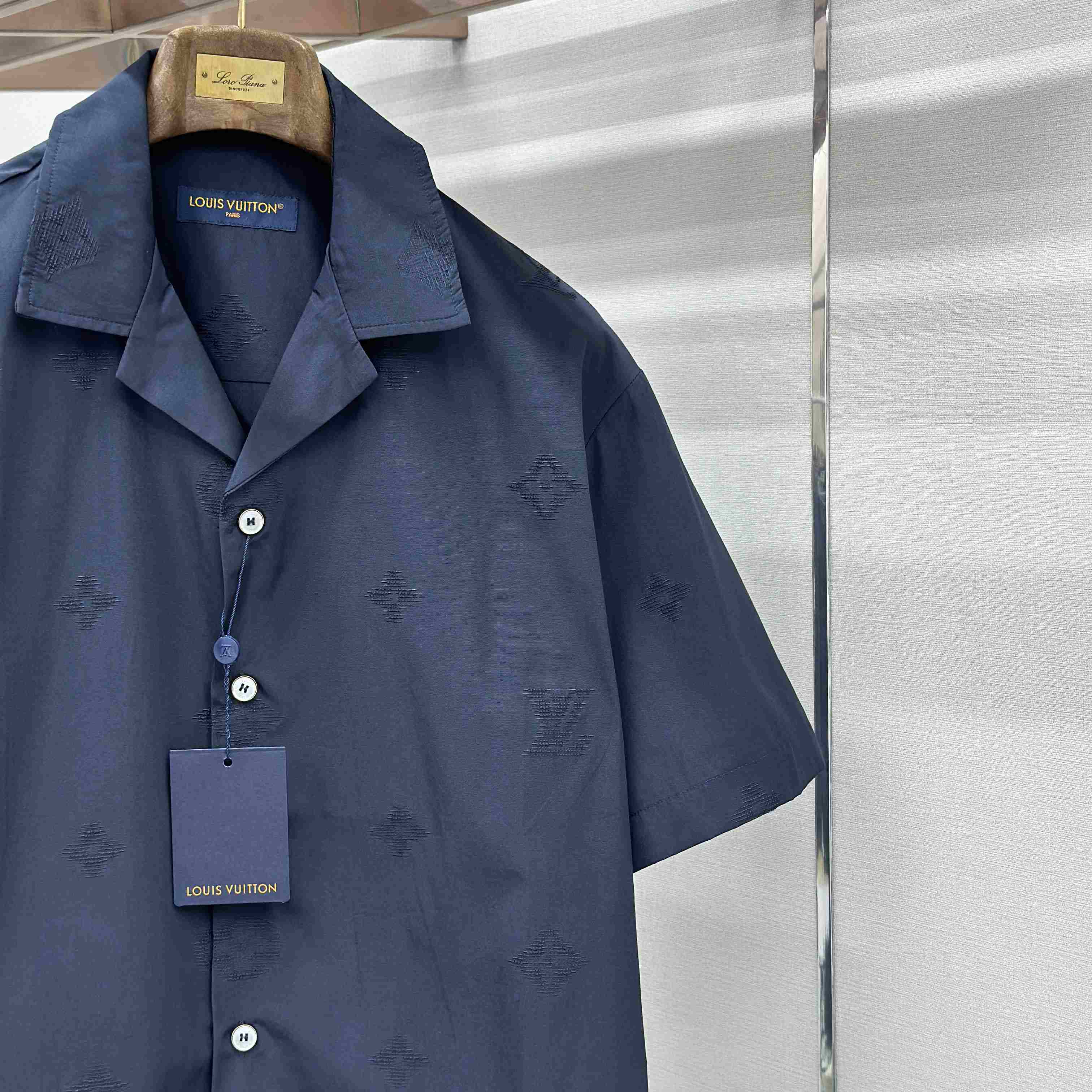 Louis Vuitton Monogram Bouclette Open Collar Short-Sleeved Shirt 1AK7AE - DesignerGu