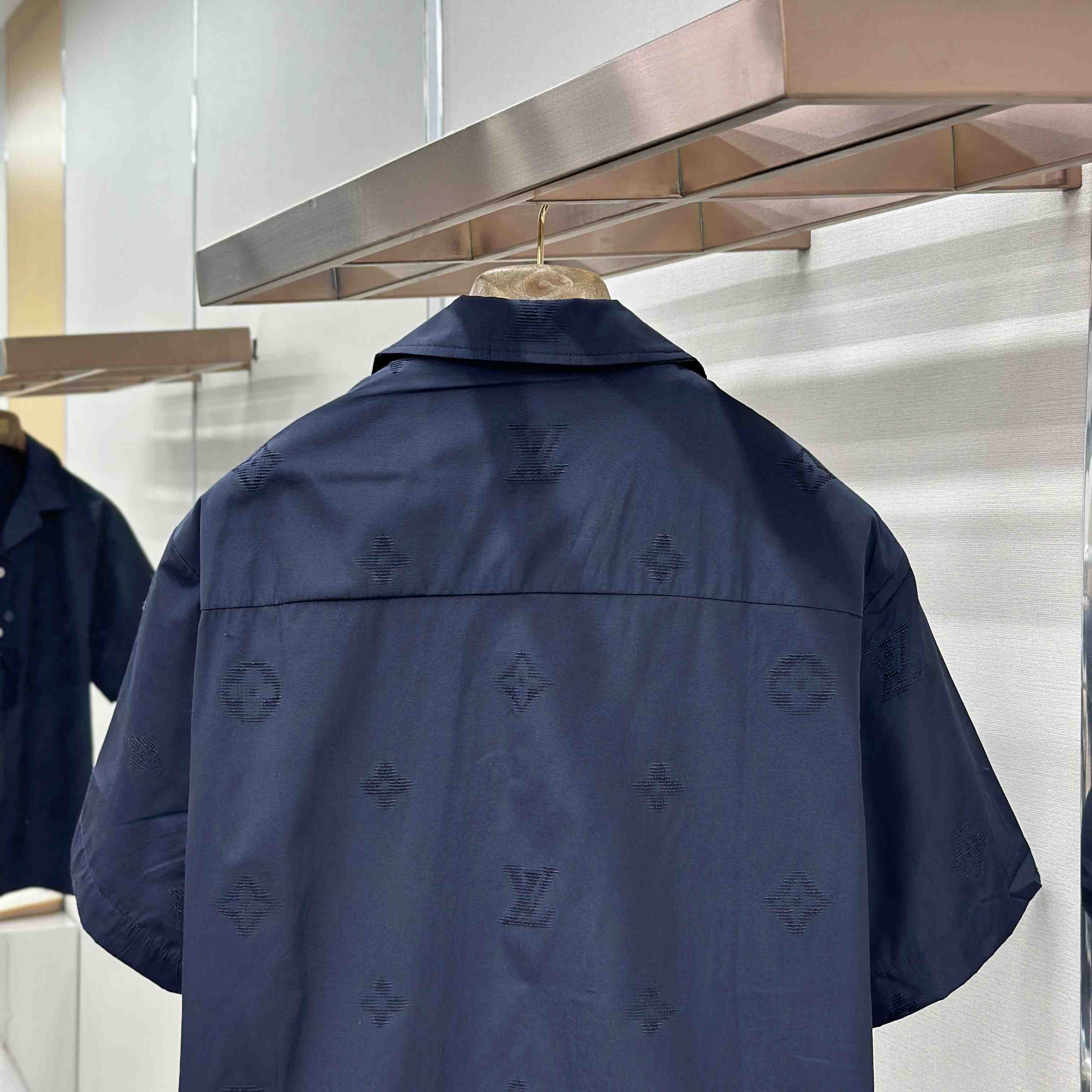 Louis Vuitton Monogram Bouclette Open Collar Short-Sleeved Shirt 1AK7AE - DesignerGu