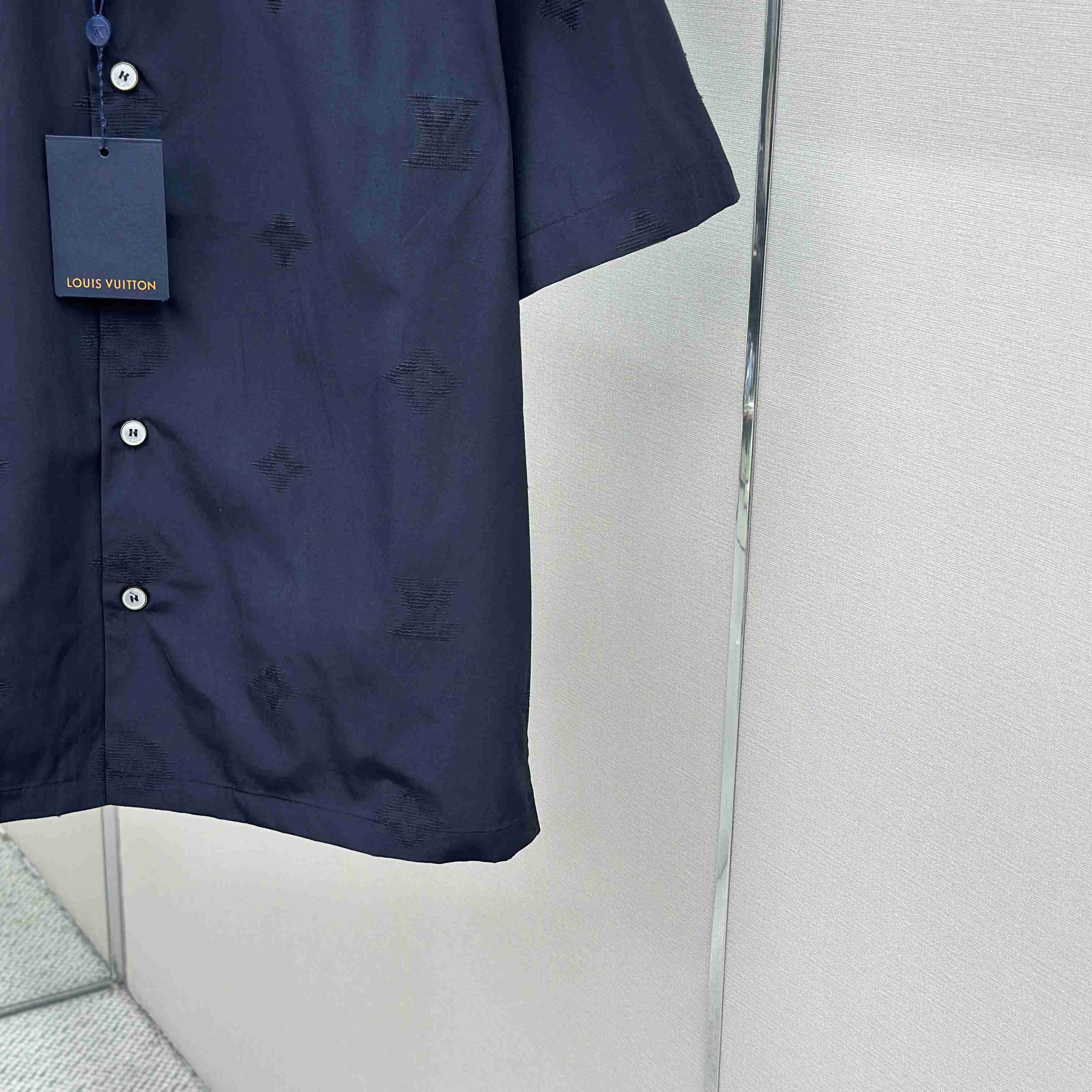 Louis Vuitton Monogram Bouclette Open Collar Short-Sleeved Shirt 1AK7AE - DesignerGu