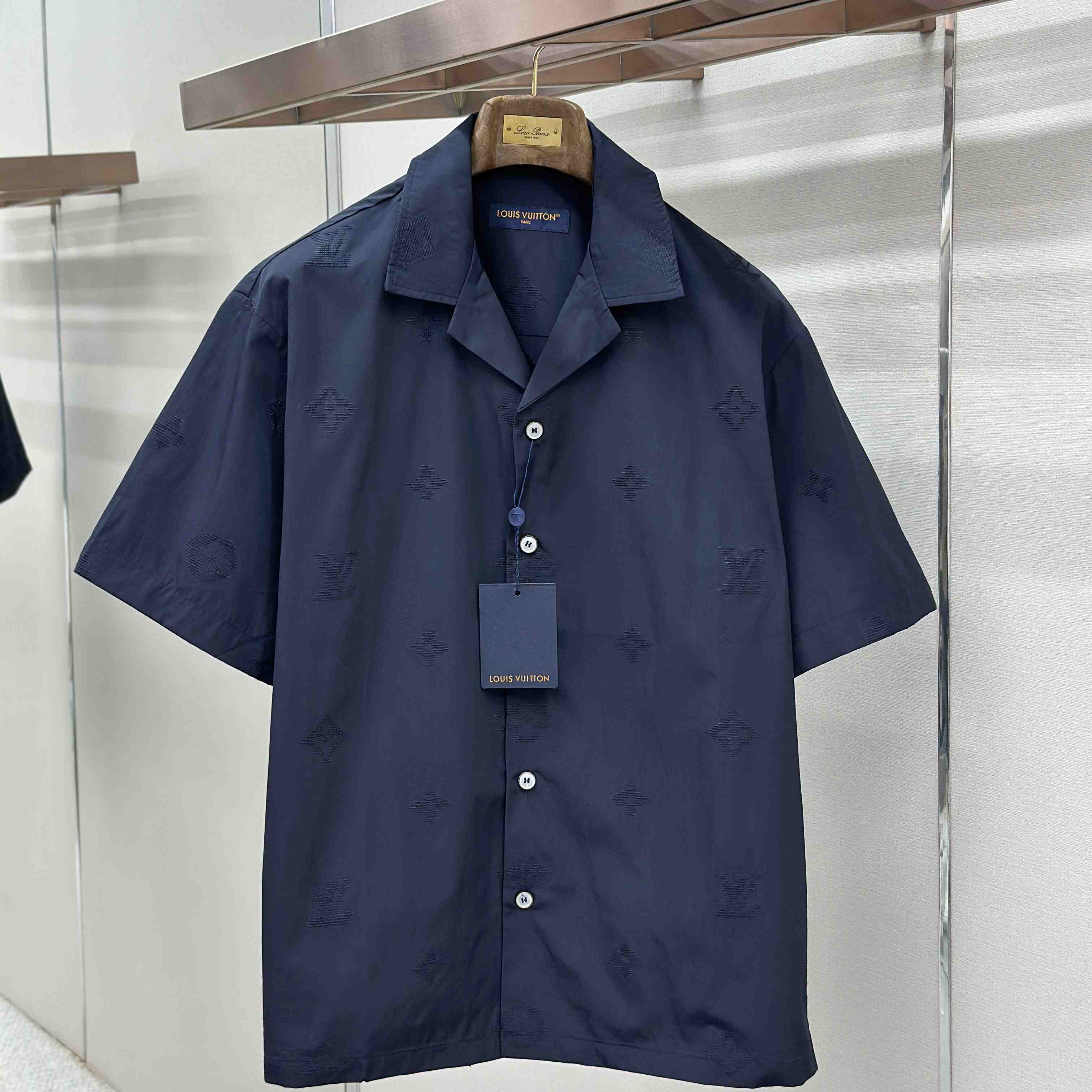 Louis Vuitton Monogram Bouclette Open Collar Short-Sleeved Shirt 1AK7AE - DesignerGu