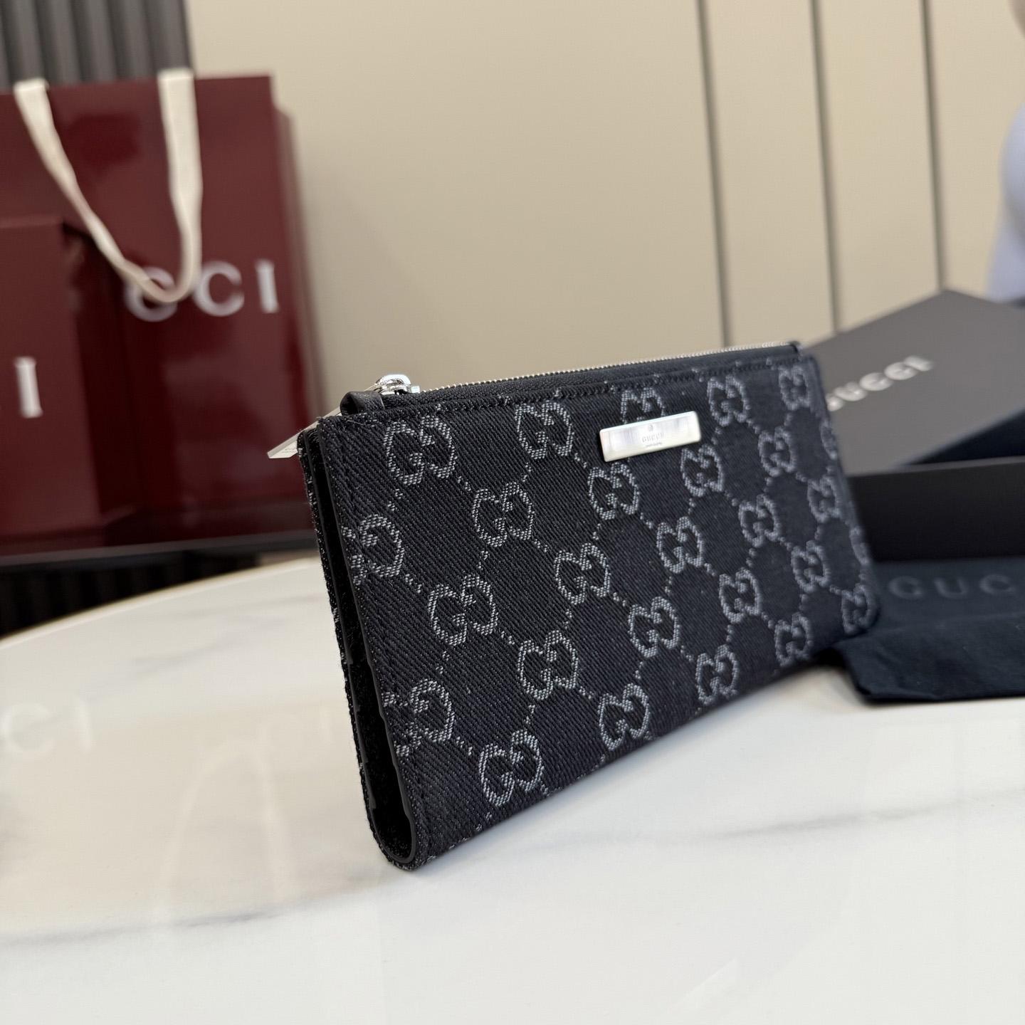 Gucci Long Wallet With Gucci Plaque 875805 - DesignerGu