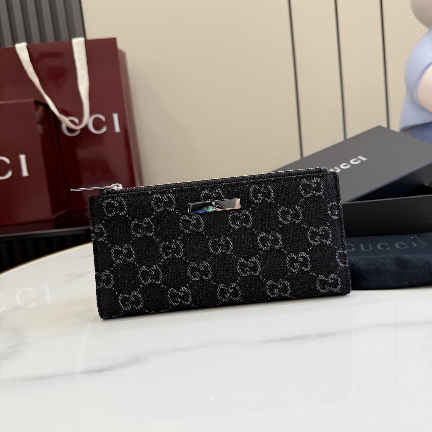 Gucci Long Wallet With Gucci Plaque 875805 - DesignerGu